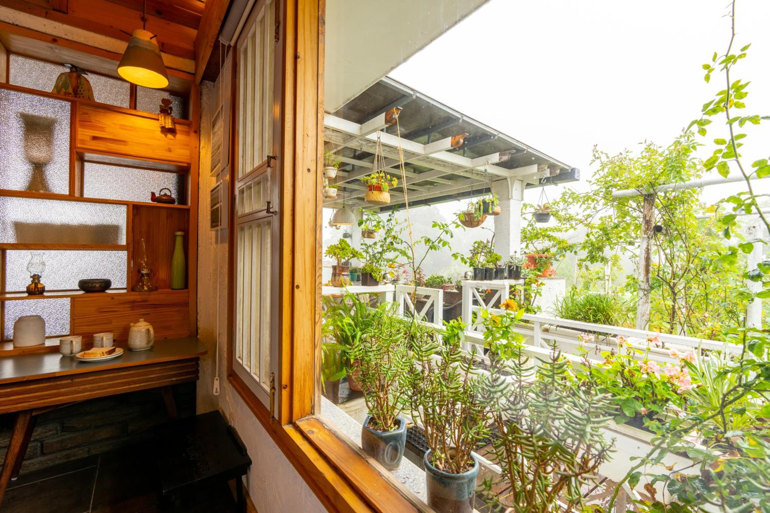 SaffronStays Hydrangea Hill - with Valley Views, Fireplace & Family Celebrations