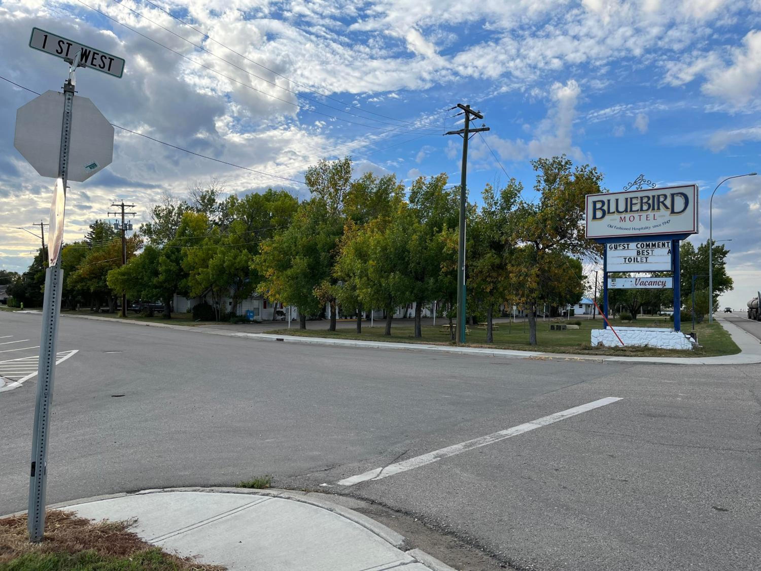 Bluebird Motel