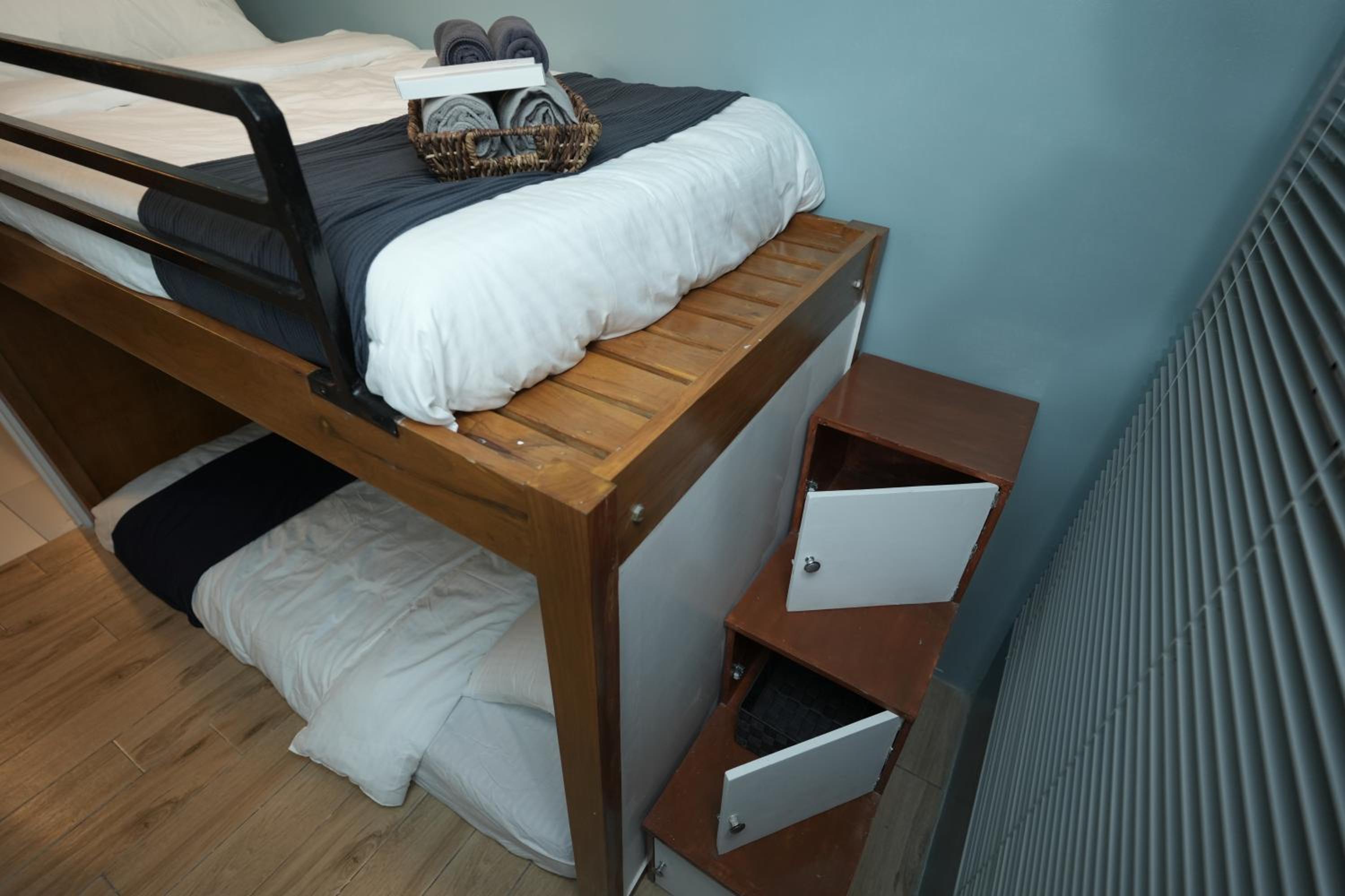 Photo 8