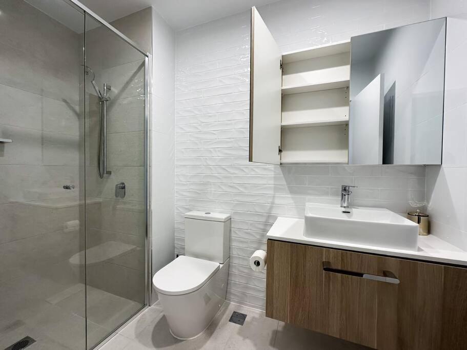 Waterview Two Bedrooms Home & Free Parking
