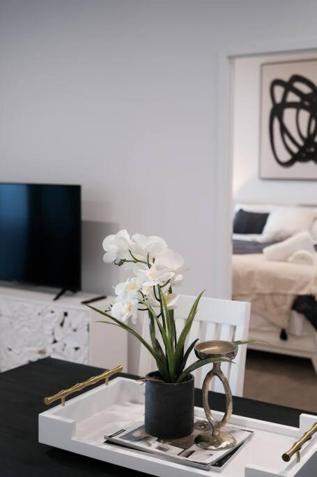 Waterview Two Bedrooms Home & Free Parking
