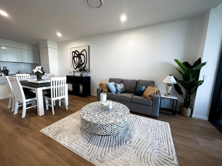 Waterview Two Bedrooms Home & Free Parking