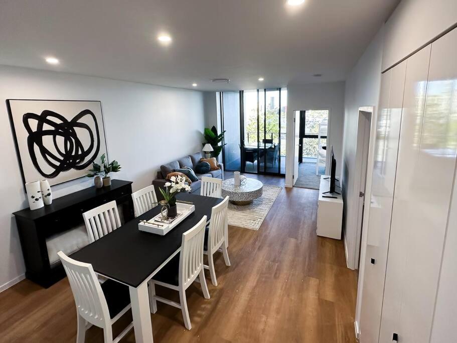 Waterview Two Bedrooms Home & Free Parking