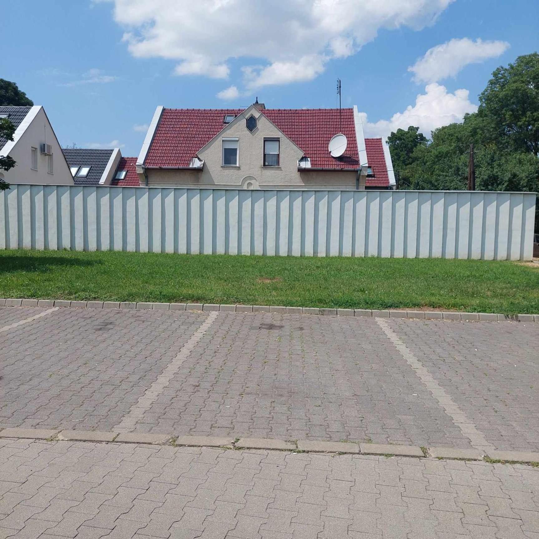 Bátory Luxury Apartman view 3