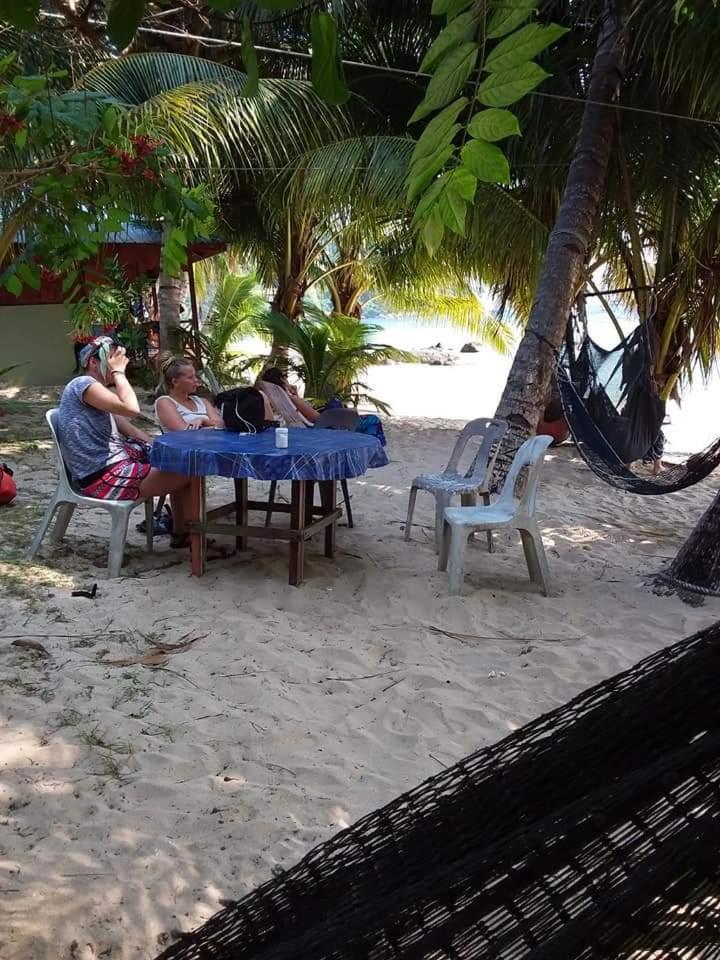 Ella's Place Salang Tioman