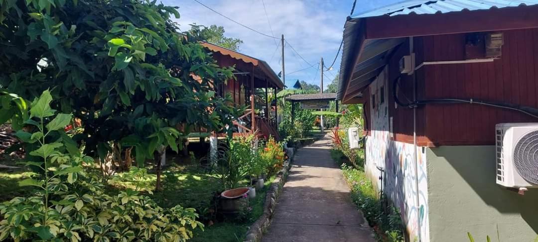 Ella's Place Salang Tioman