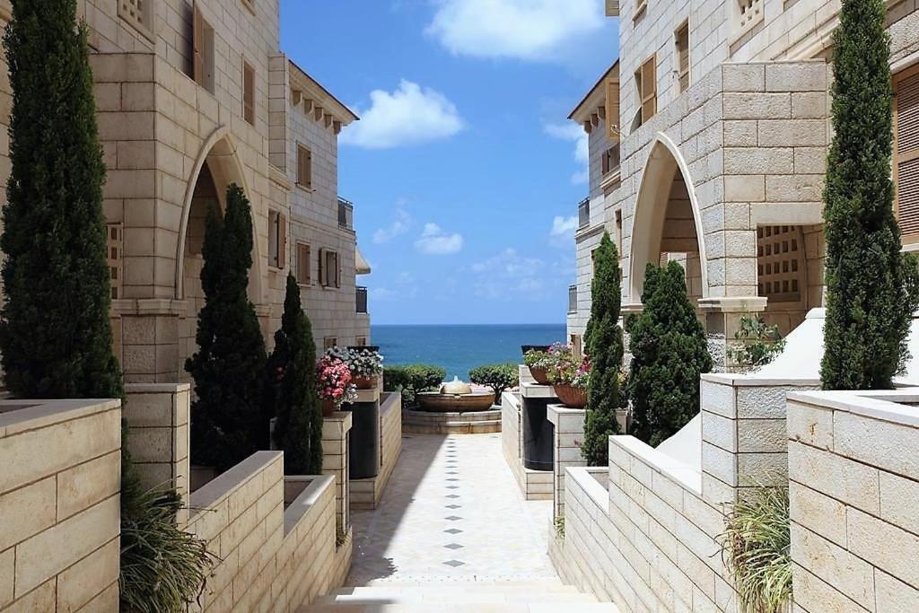 Mamad Deluxe 2BR Apt w Pool in Historical Jaffa view 3