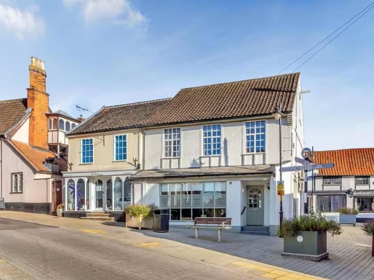 Studio Flat in Heritage Triangle, Diss