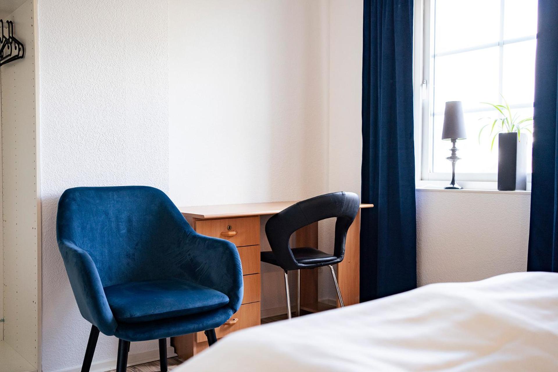 Rymligt radhus med trädgård & parkering