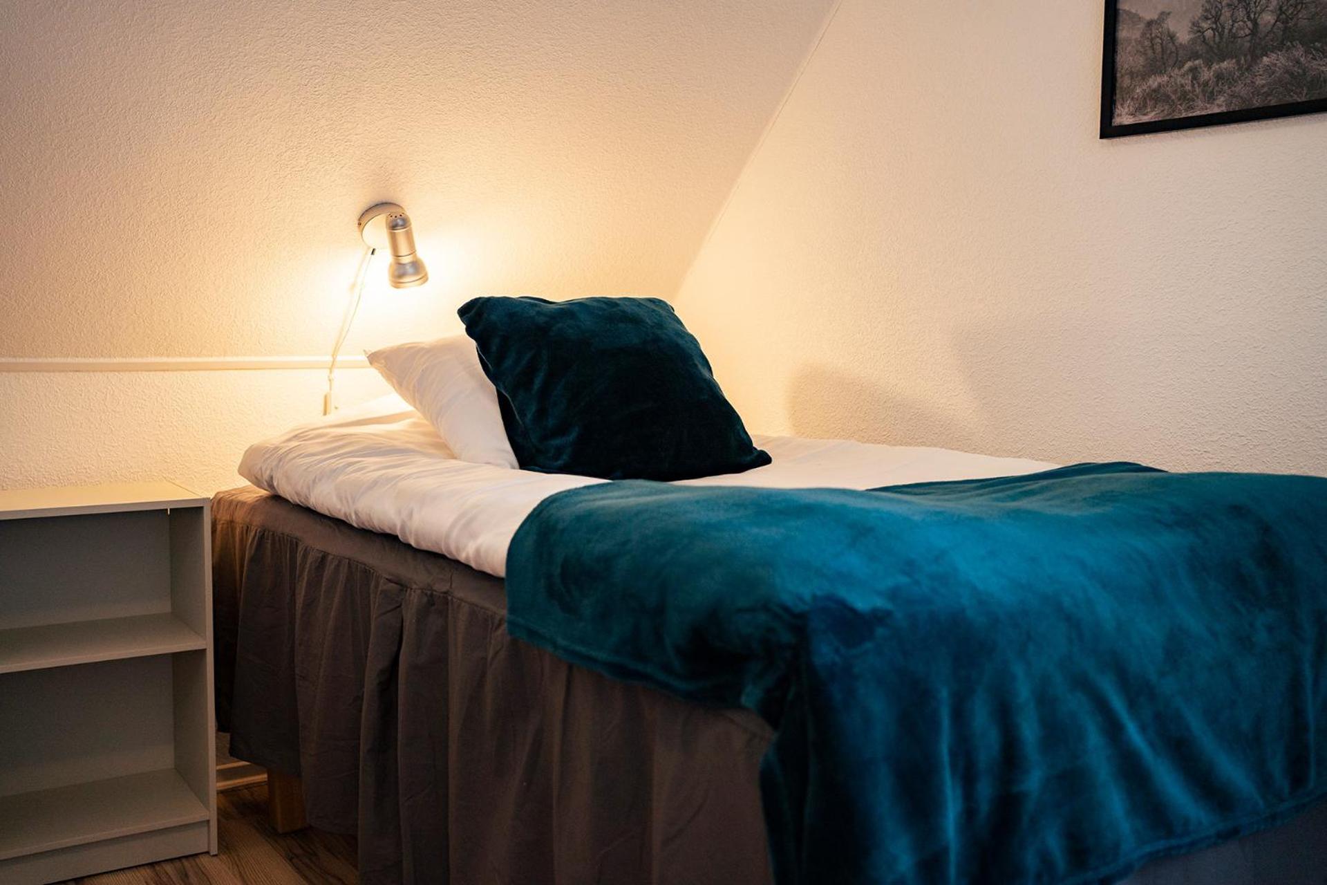 Rymligt radhus med trädgård & parkering