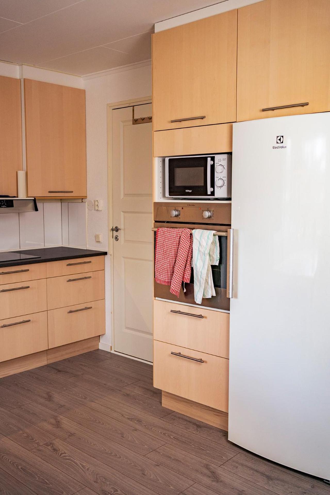 Rymligt radhus med trädgård & parkering