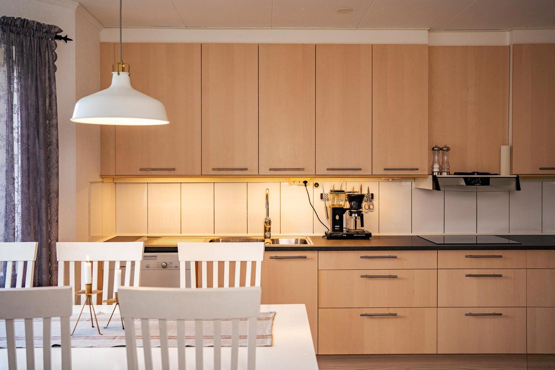 Rymligt radhus med trädgård & parkering