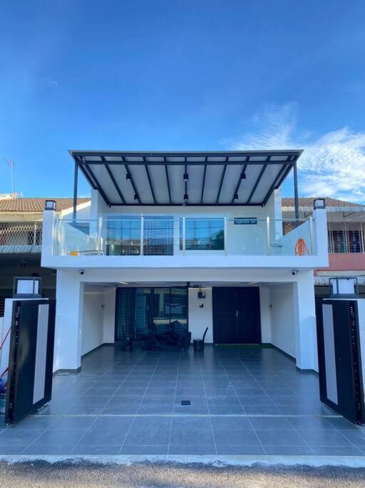 Brand New Premium House & Karaoke @BM Near Iconcity