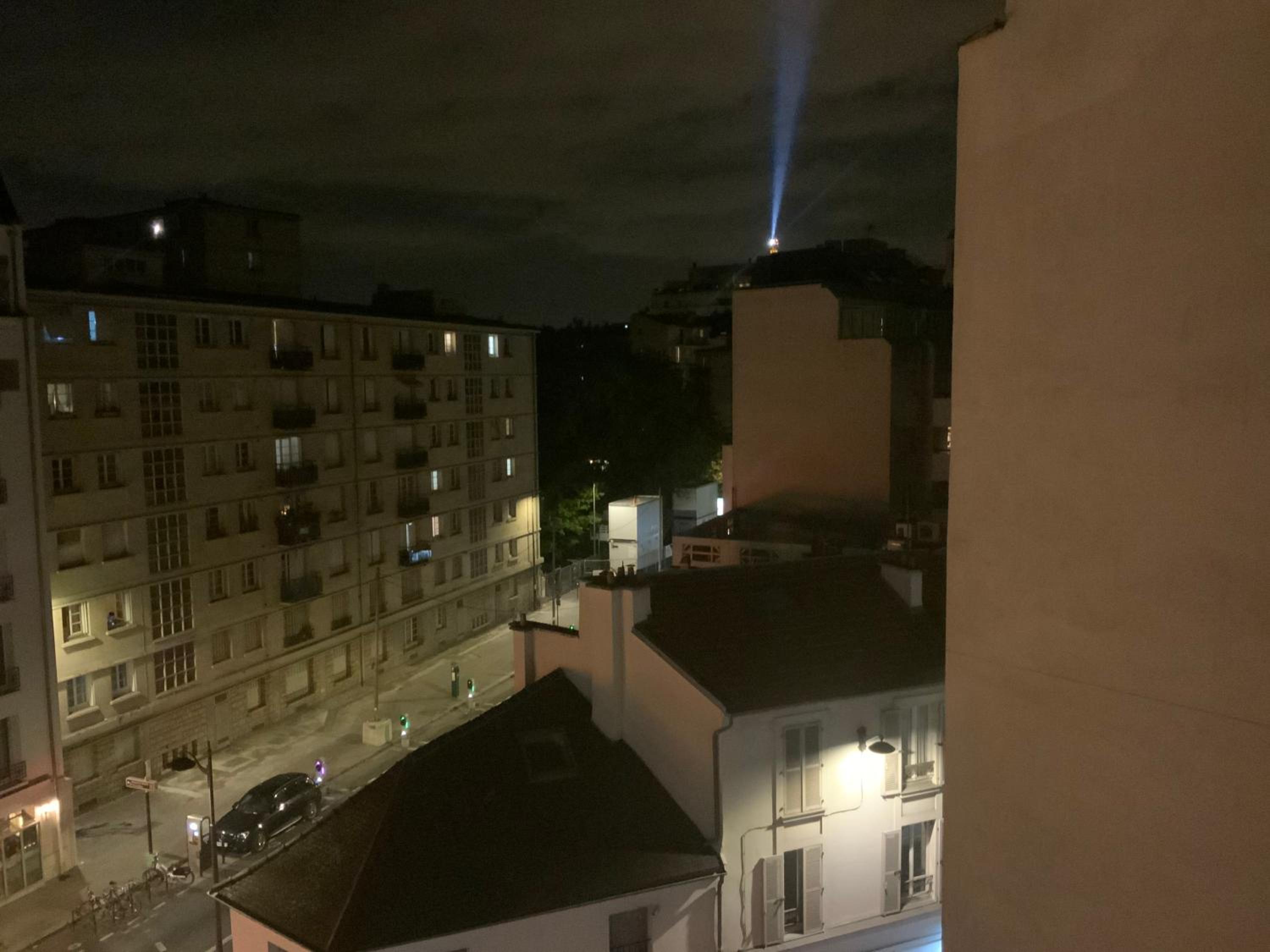 Chambre pour 4 chez Rihani près de la Tour Eiffel