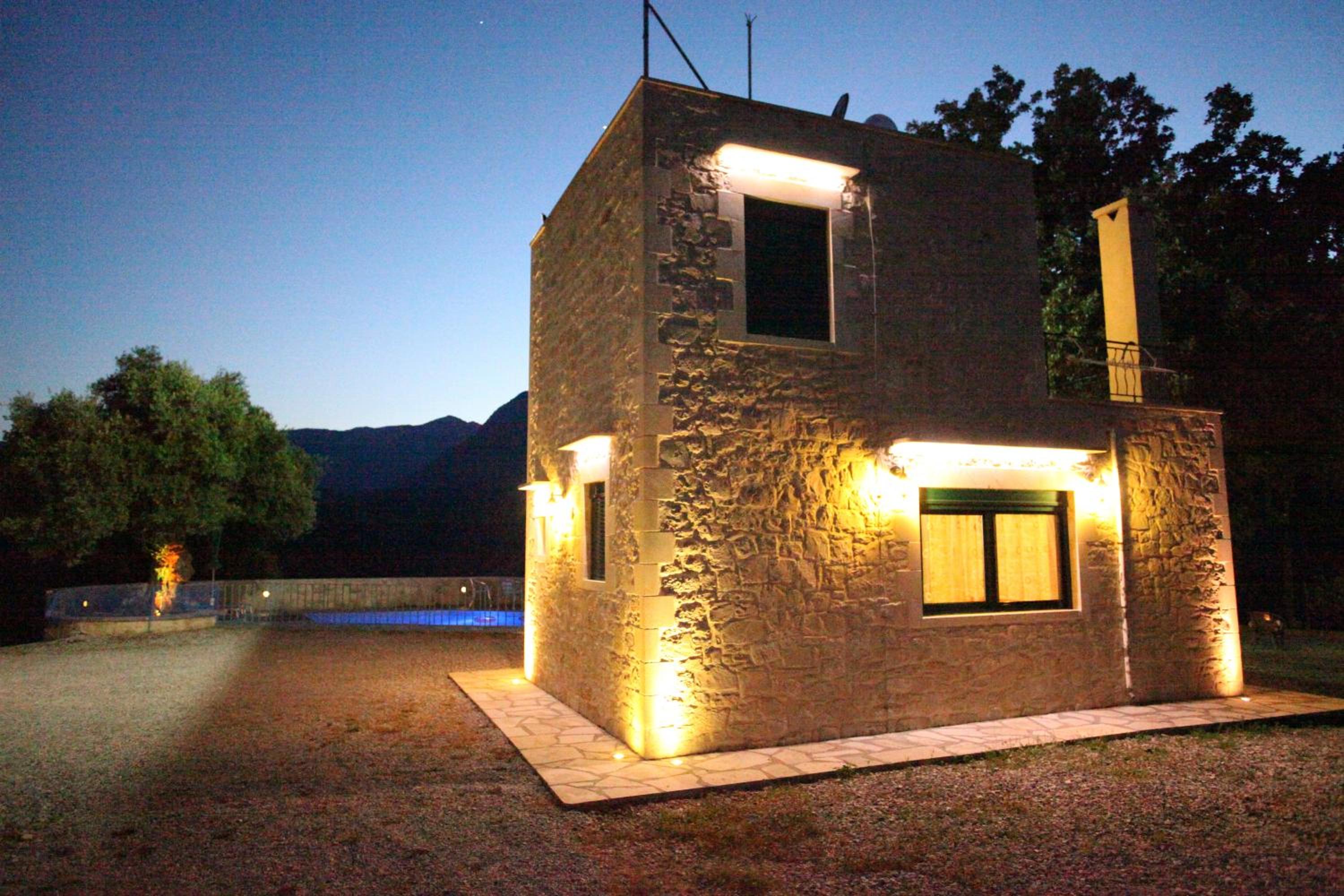 Hotel Villa Athina - Image 1