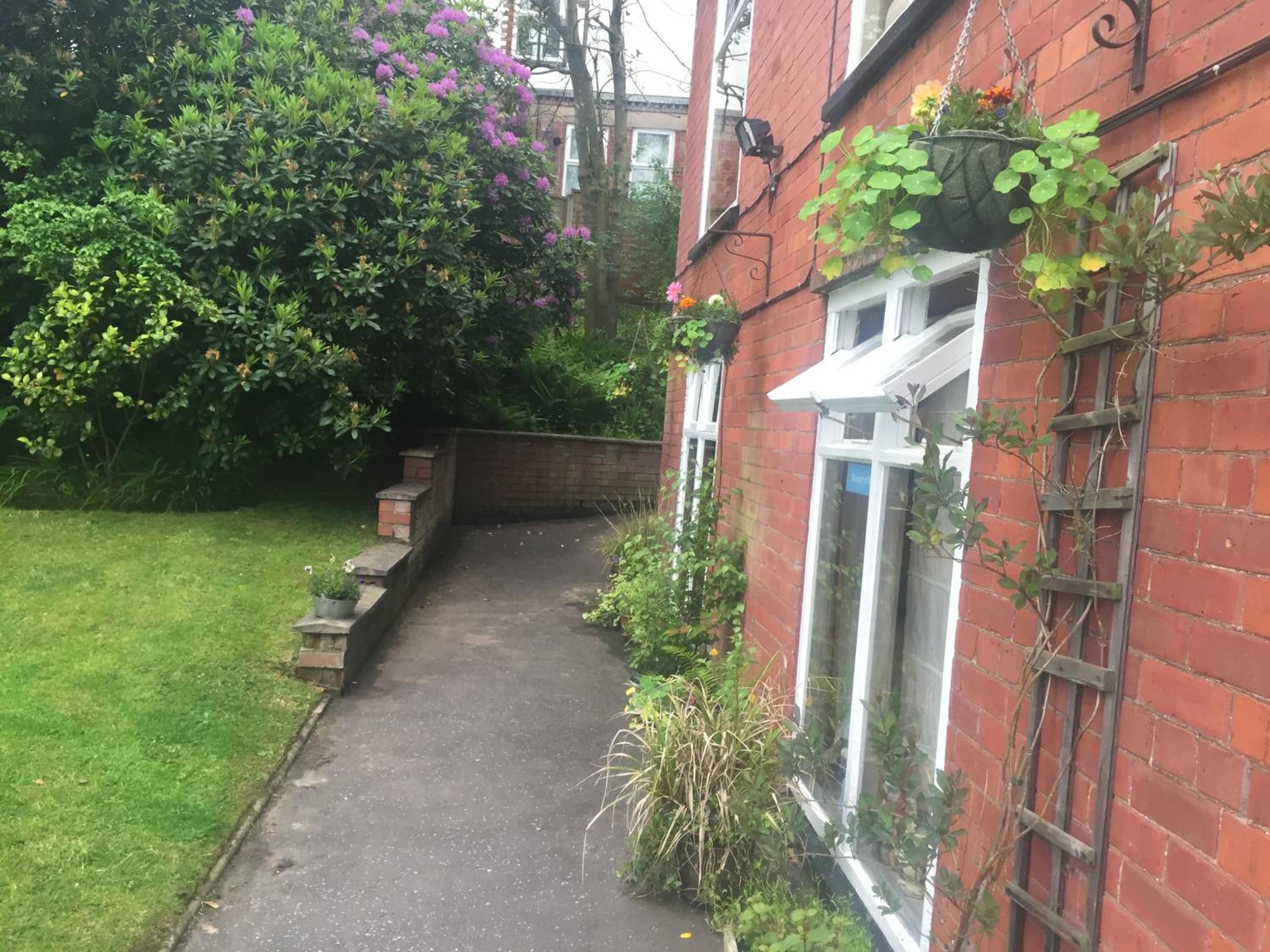 Oakfield Lodge Guest House Stockport