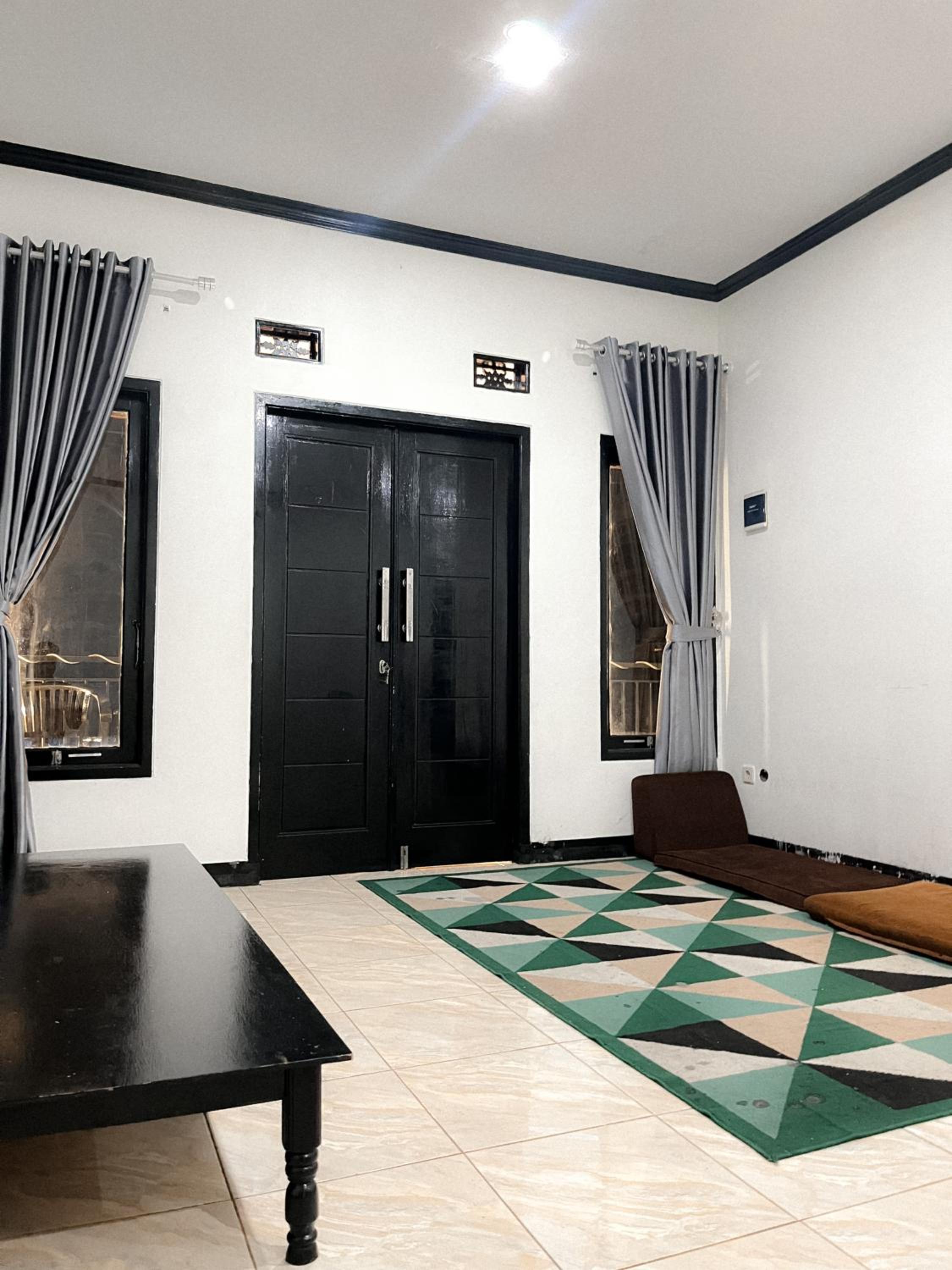 Villa Sindang Restu Sr Cisarua 4Br 20 Pax view 3