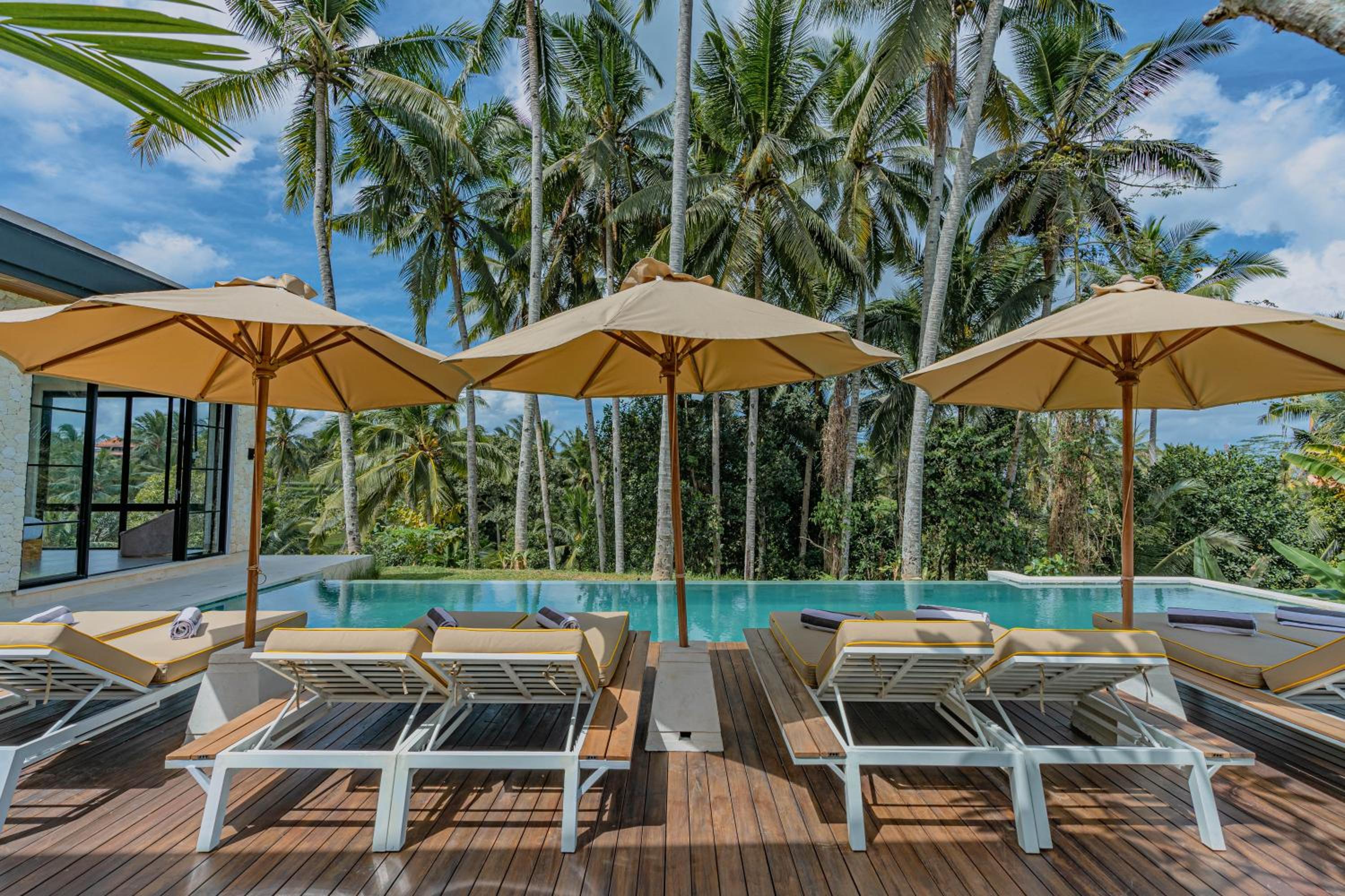 Brand NEW 6BR Villa Amazing VIEWS view 2