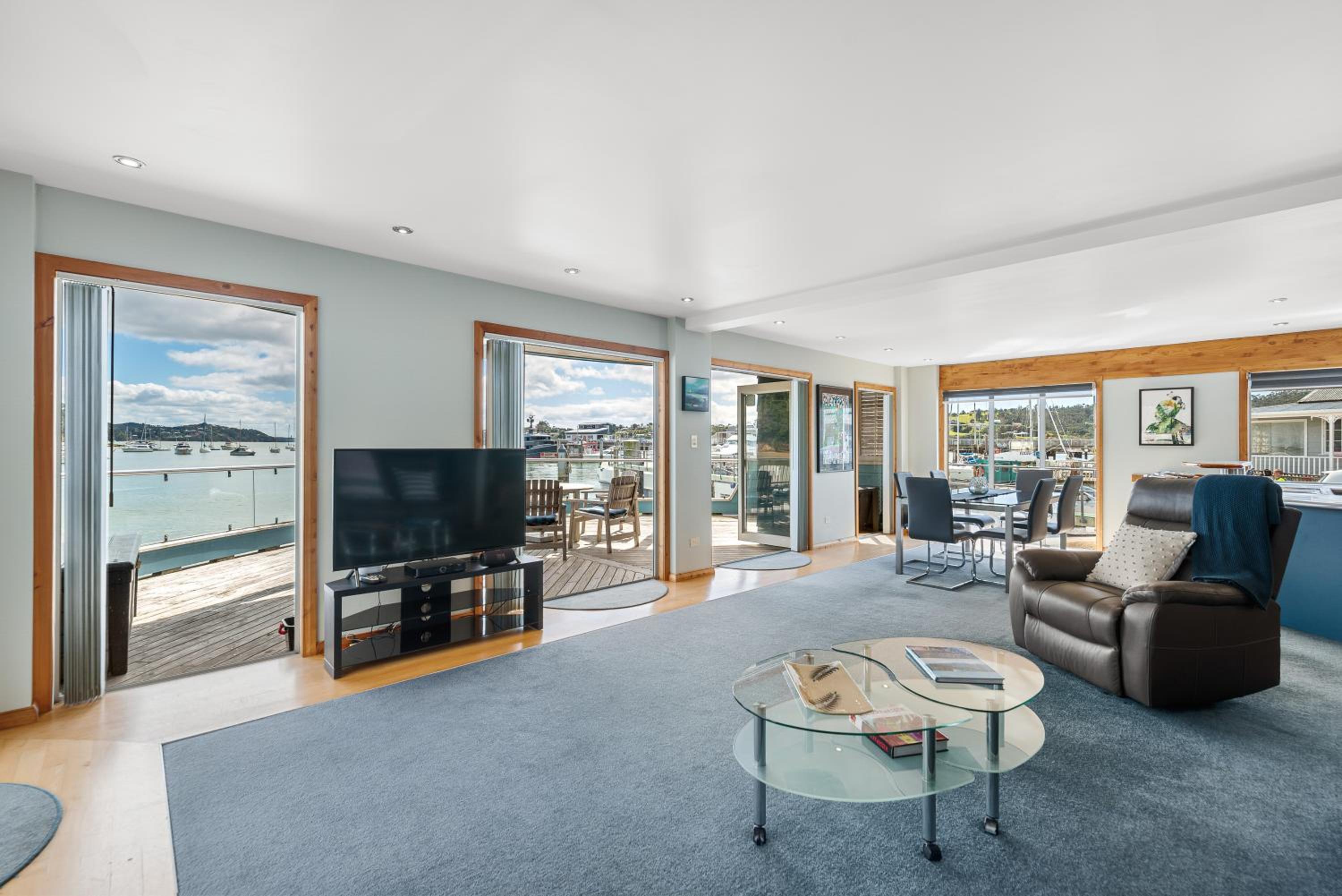 Bay of Islands 2 Bedrooms On The Water-The Landing view 4