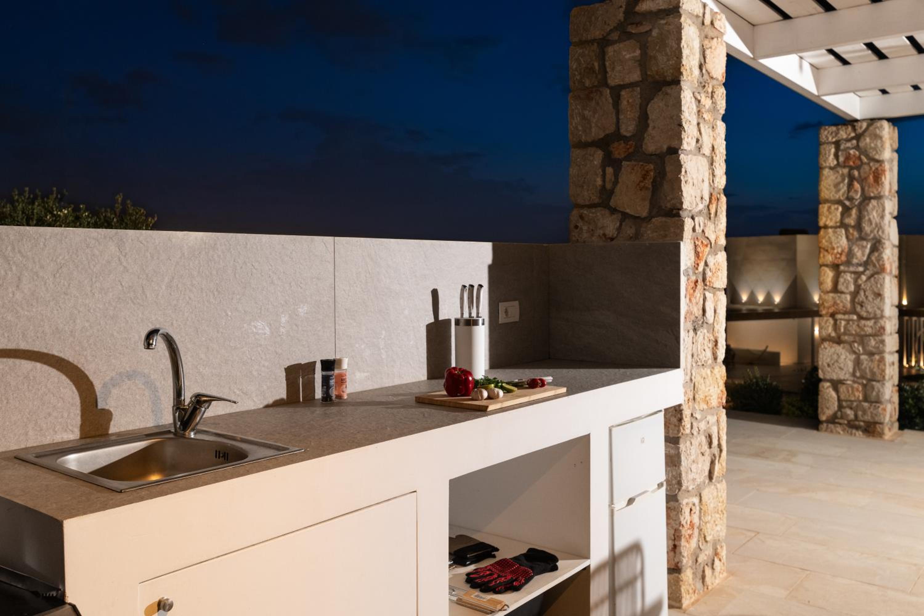 Tholaria Villa