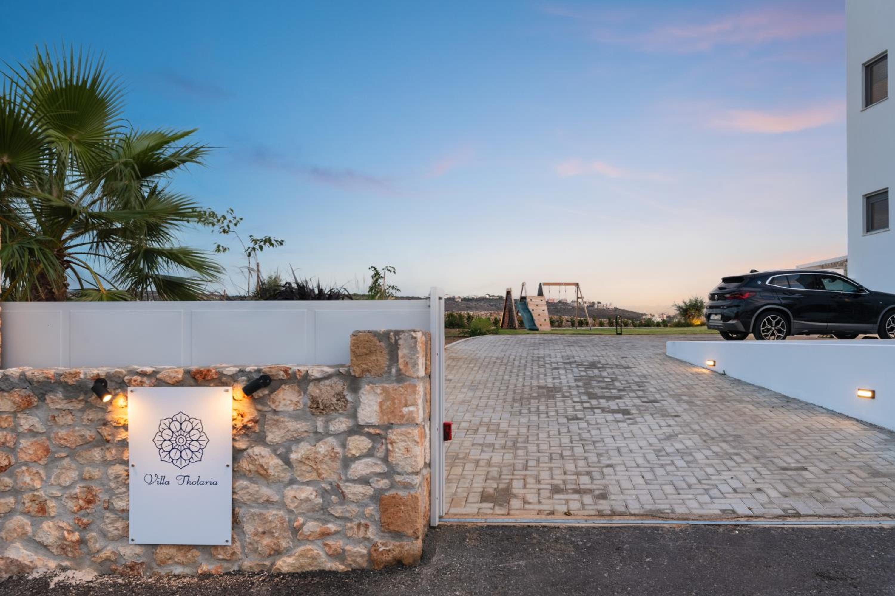 Tholaria Villa