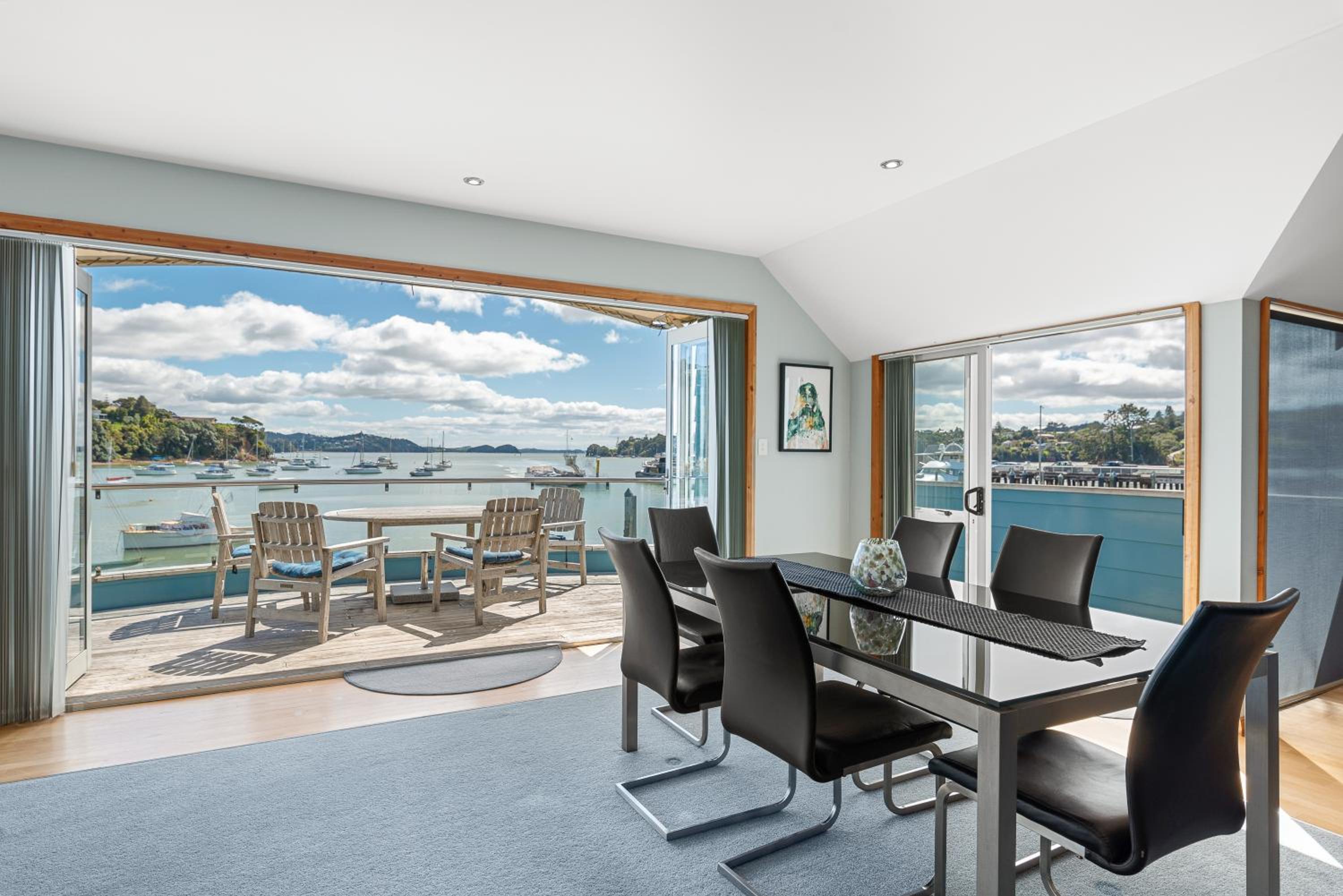 Bay of Islands Apartment On The Water- The Bridge view 5