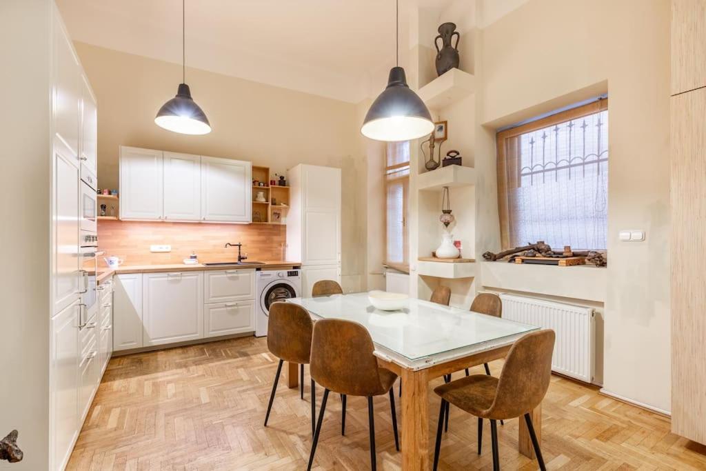 Bourgeois Bohème Apt. 88 m² City Center view 3