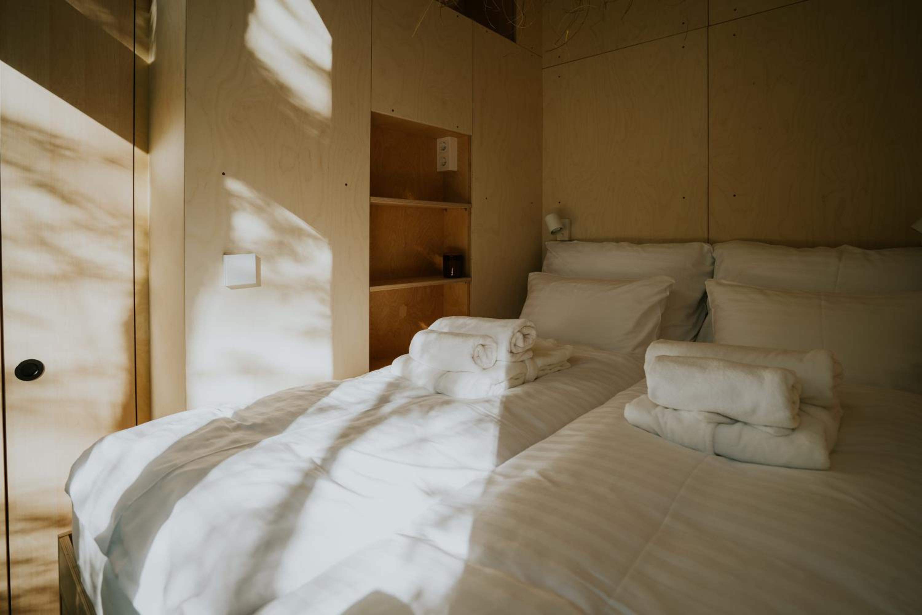 Slowood Cabins