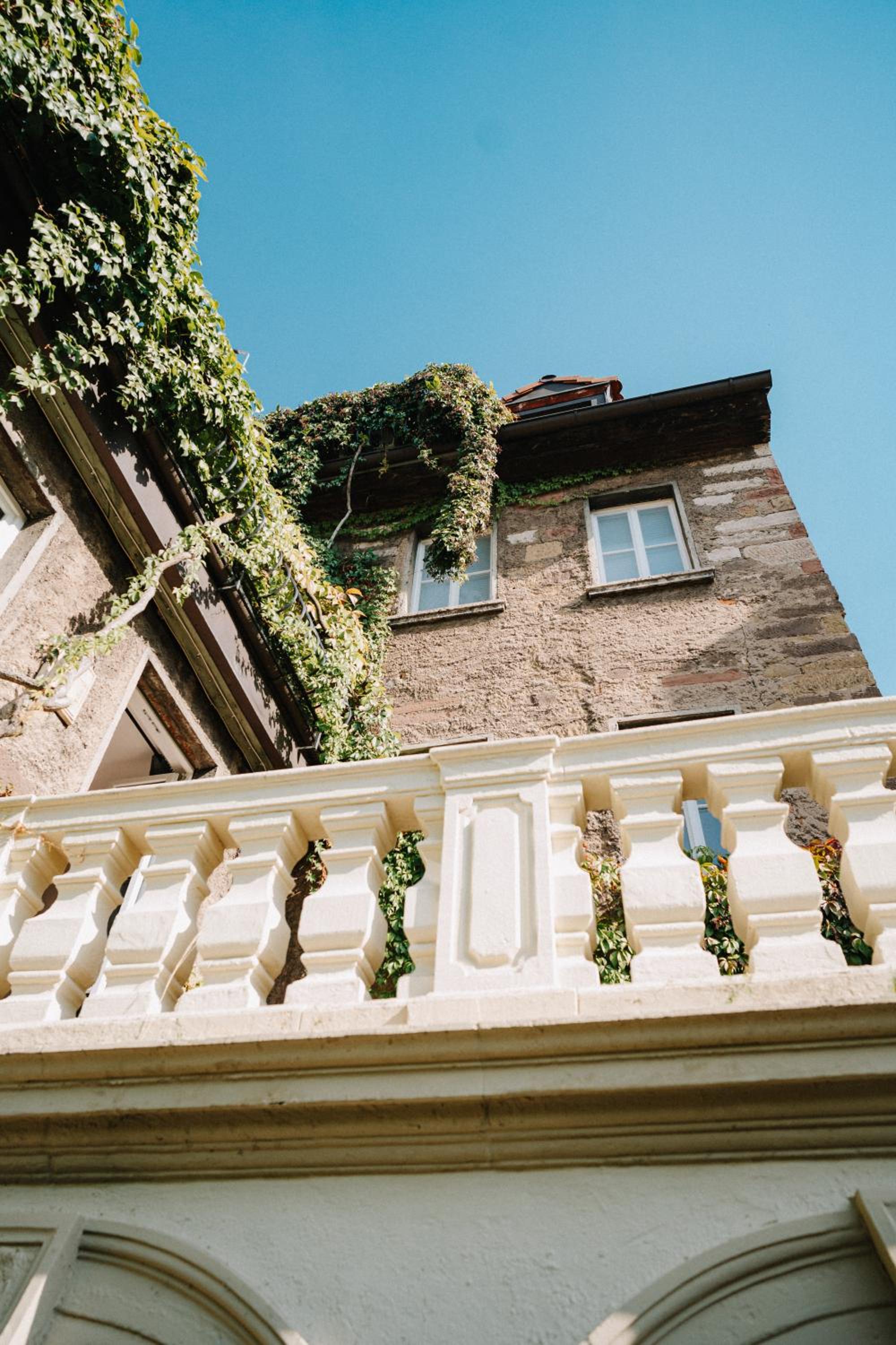 Appartement Residenz Bella Italia - Charmante Unterkunft im Herzen von Würzburg mit Balkon, Terrasse und Parkplatz im Innenhof!