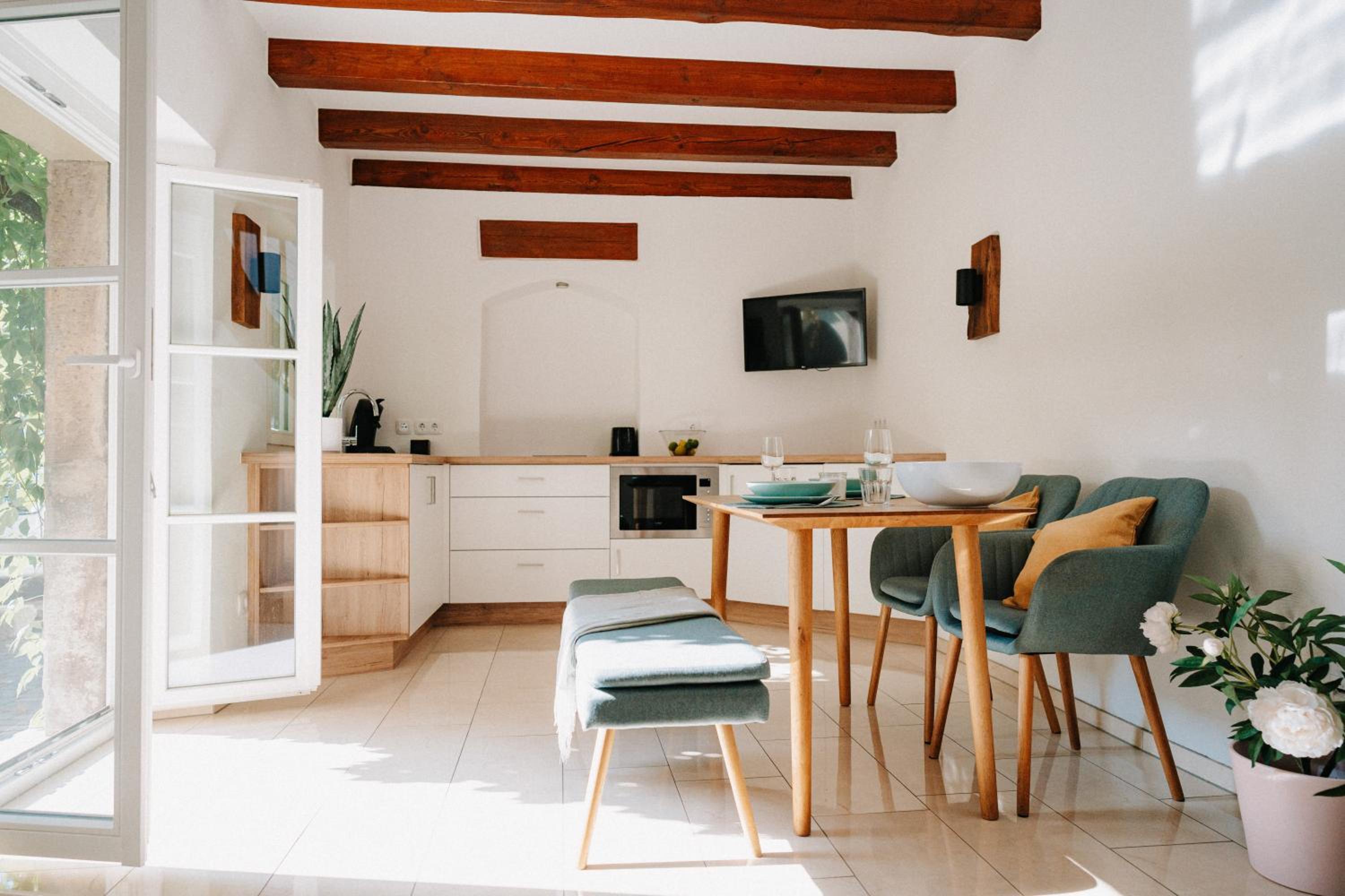 Appartement Residenz Bella Italia - Charmante Unterkunft im Herzen von Würzburg mit Balkon, Terrasse und Parkplatz im Innenhof!