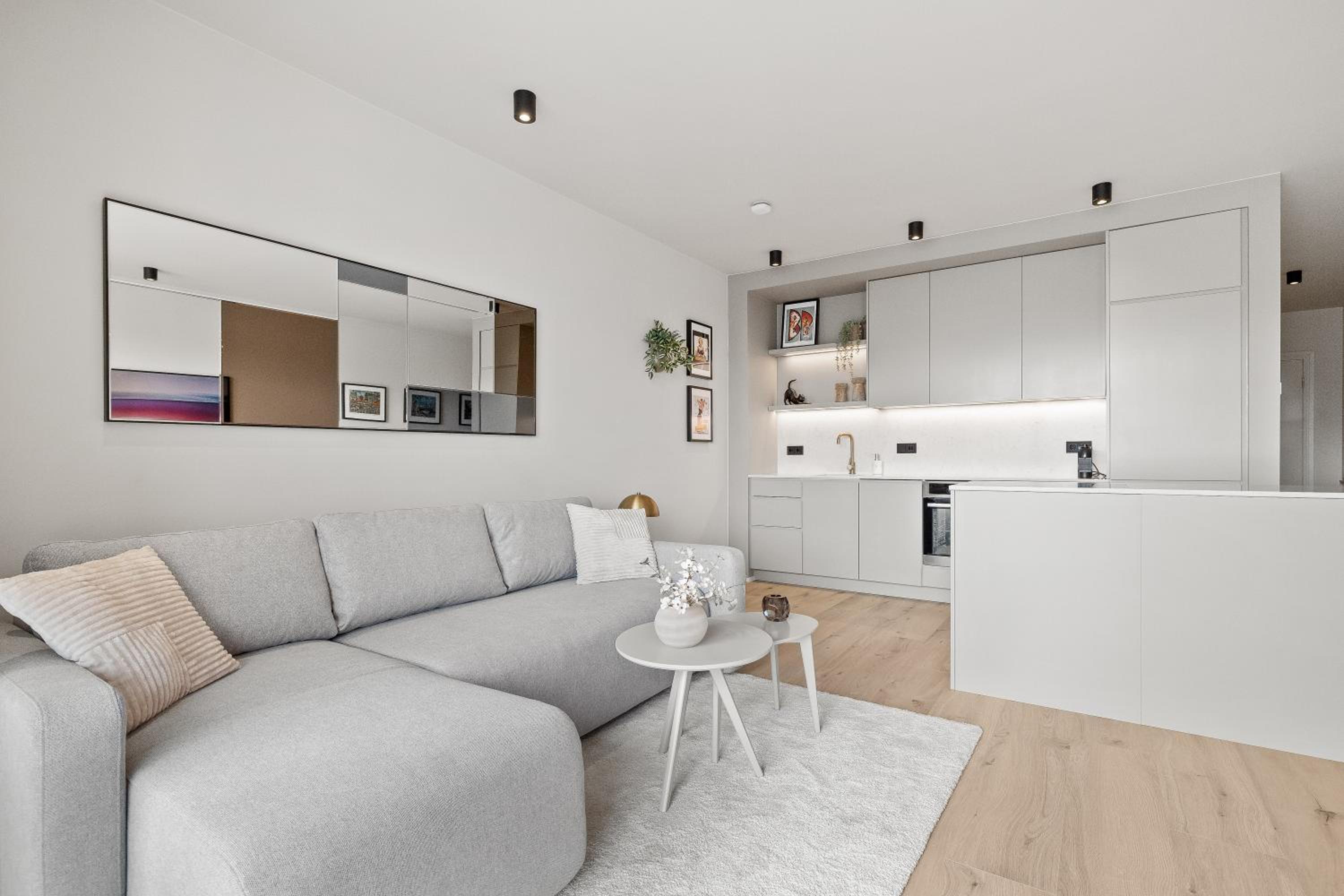 Brand New Downtown Harbor Apartment view 3