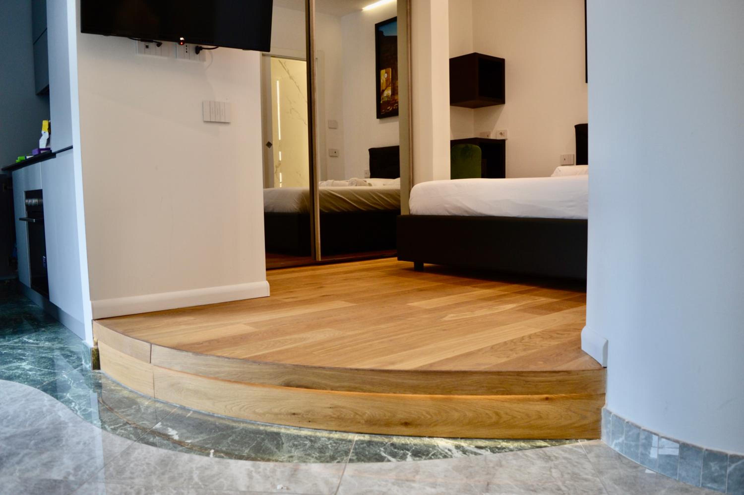 Savoia Central Milan