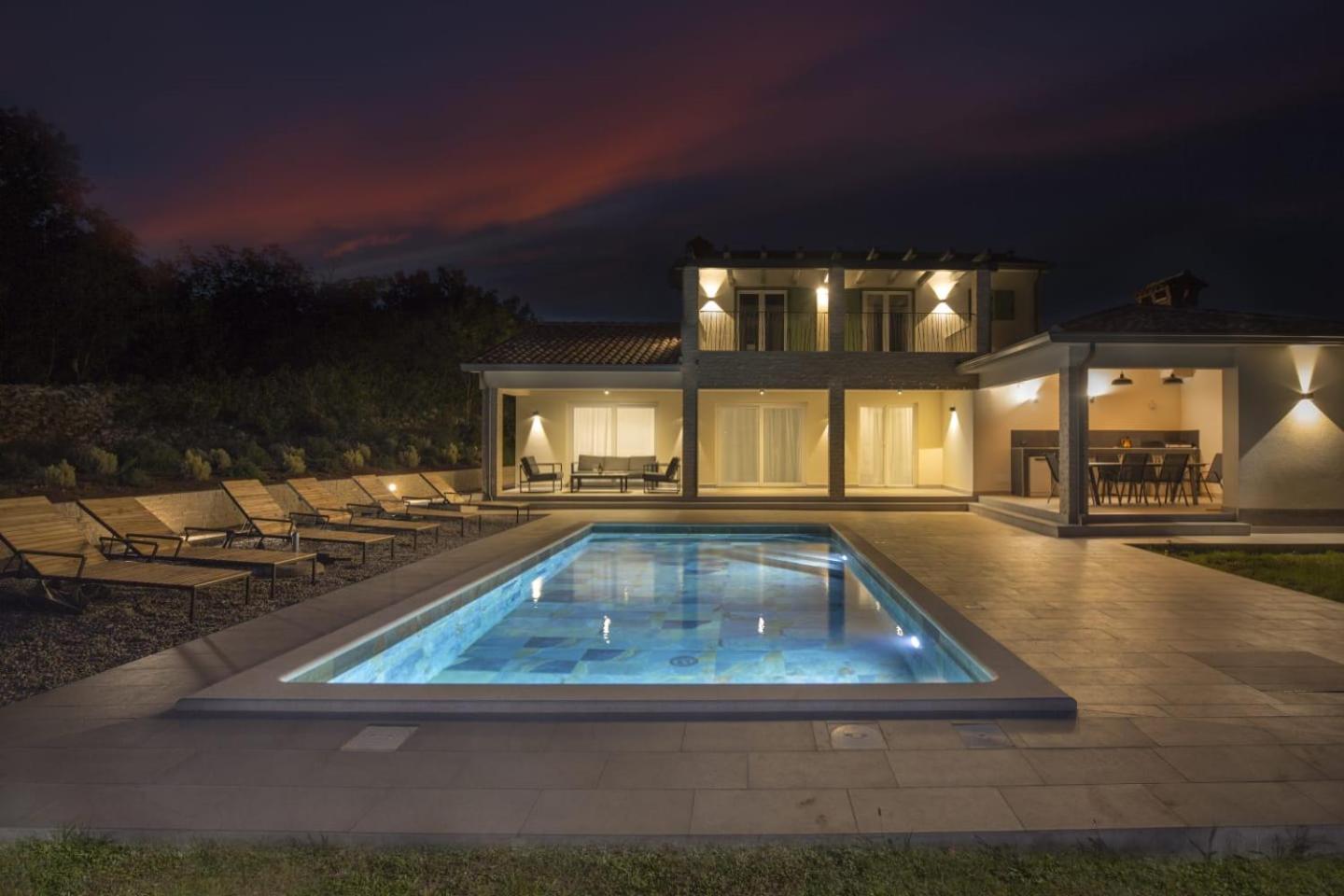 Villa Fortuna - Private Pool and Garden Retreat