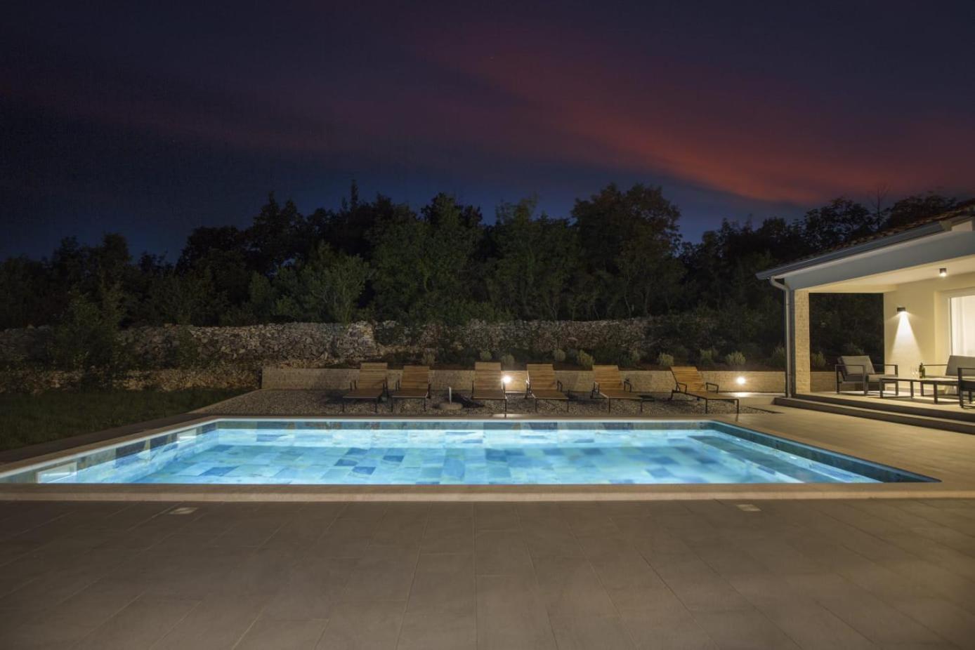 Villa Fortuna - Private Pool and Garden Retreat