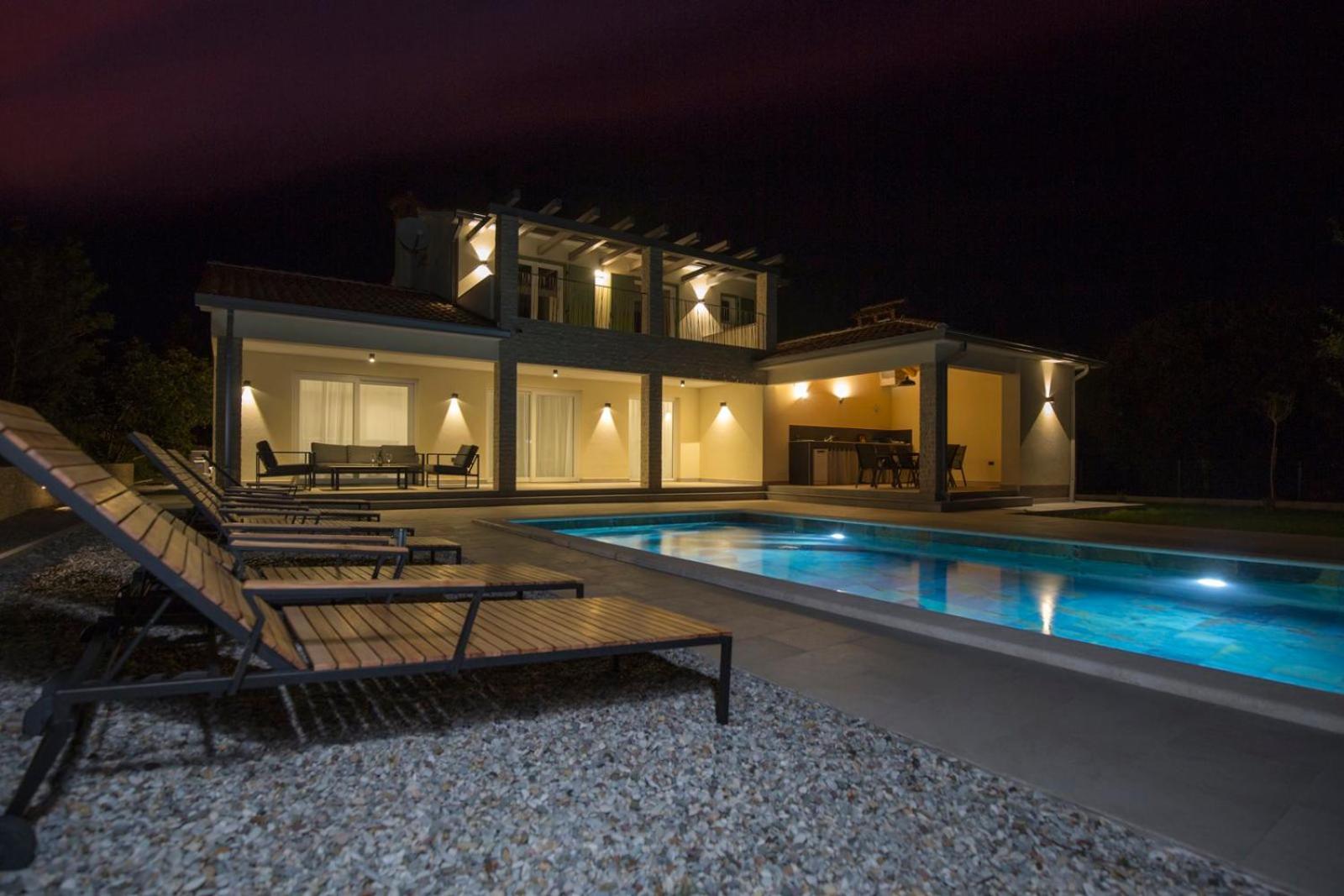 Villa Fortuna - Private Pool and Garden Retreat