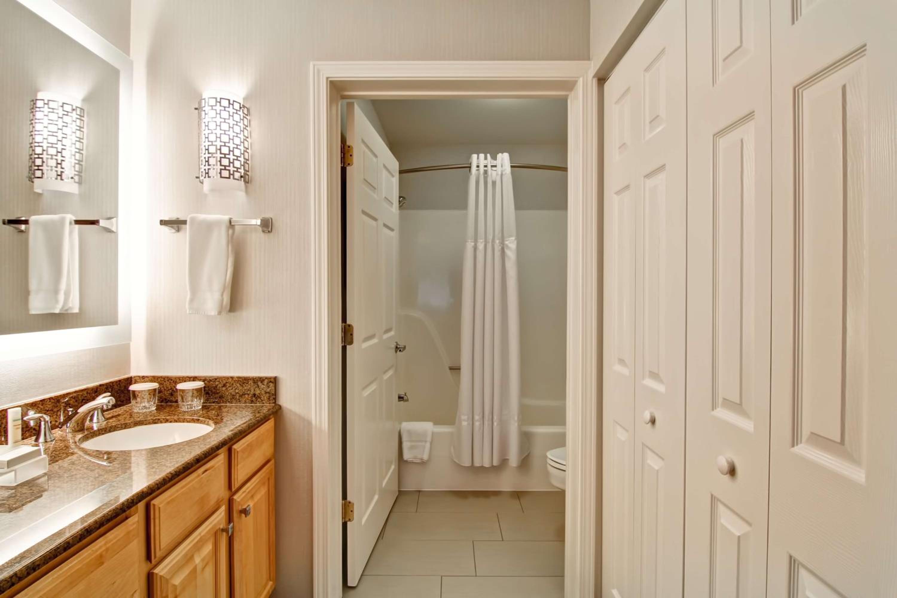 Homewood Suites by Hilton Stratford - Property Image 8
