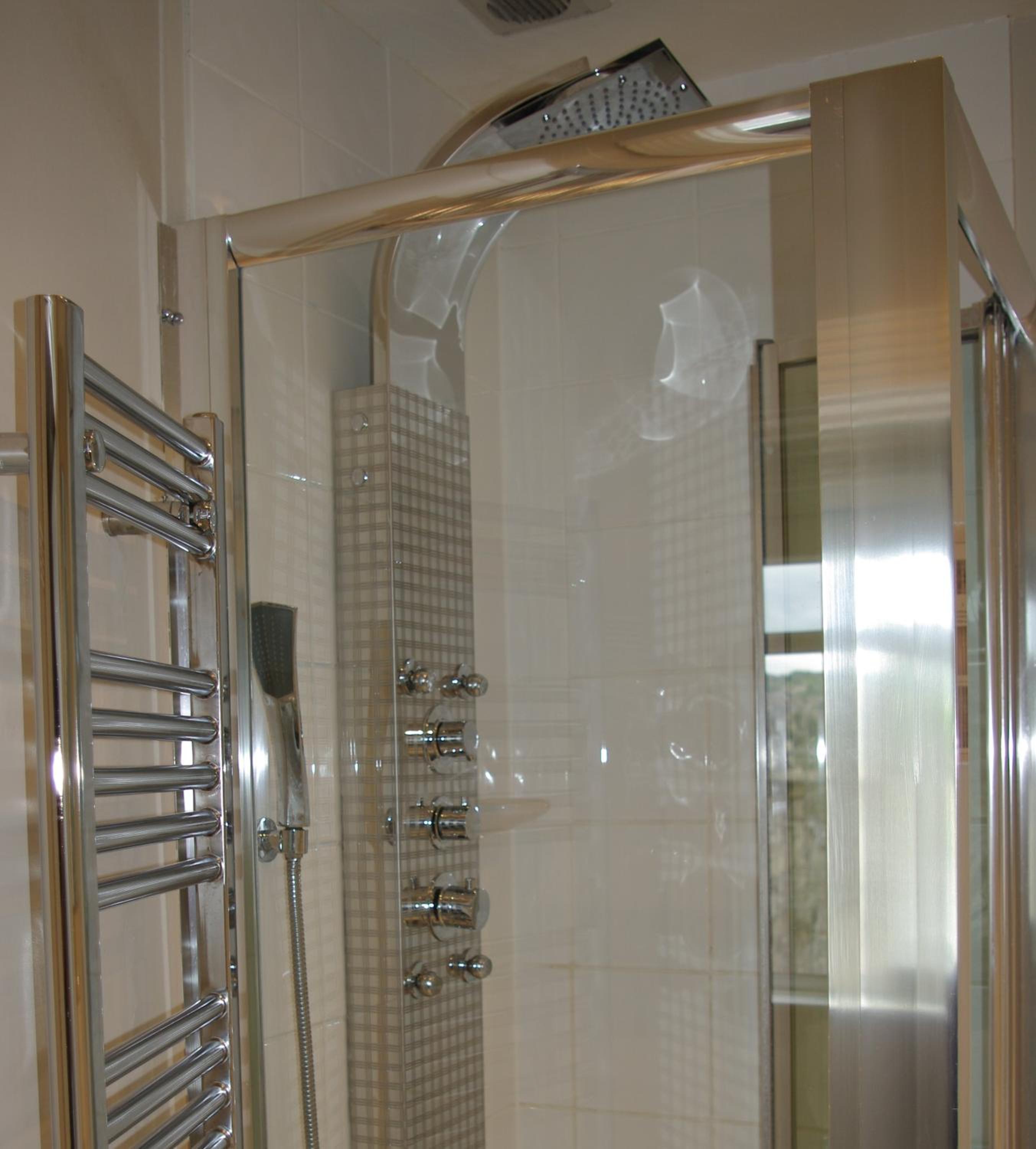 The Bath House Boutique B&B - IN-ROOM Breakfast - FREE parking
