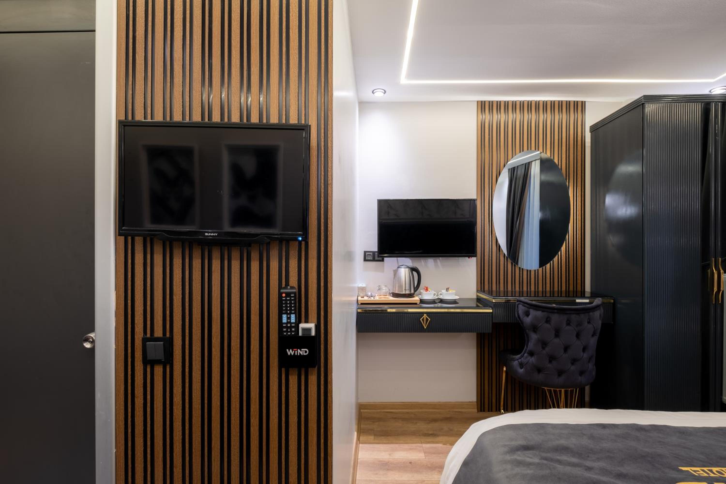 Wind Suit - Image 42