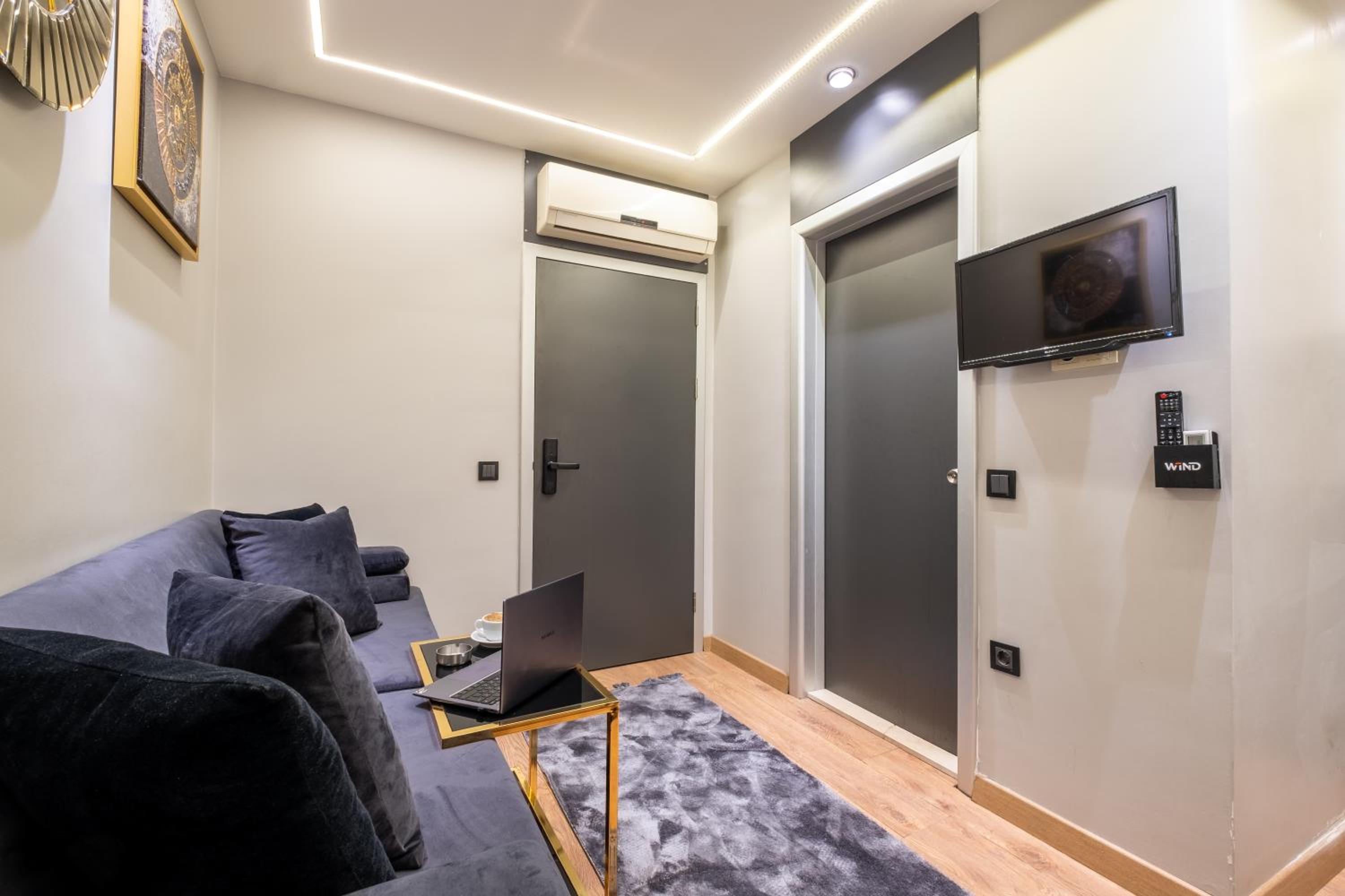 Wind Suit - Image 51