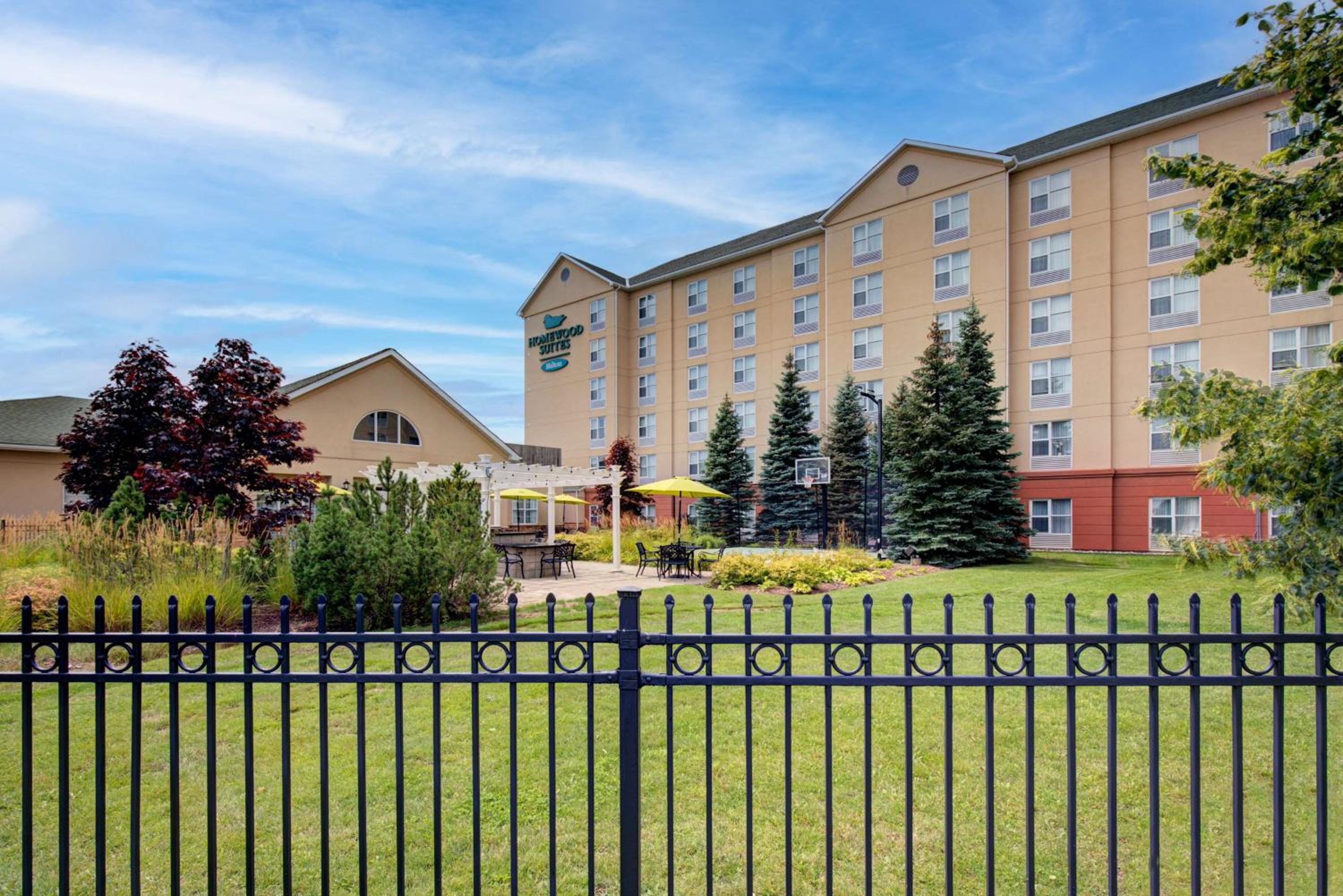 Toronto Vacations - Homewood Suites by Hilton Toronto Oakville - Property Image 4