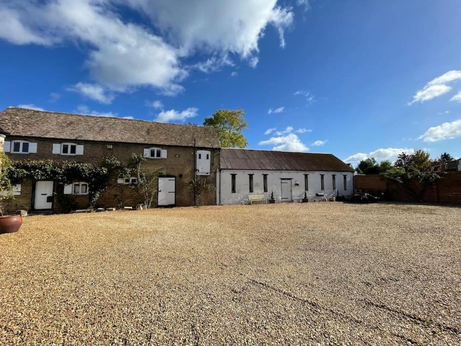 The Old Hay Barn - Games Room, Gym, Sleeps 8 view 3