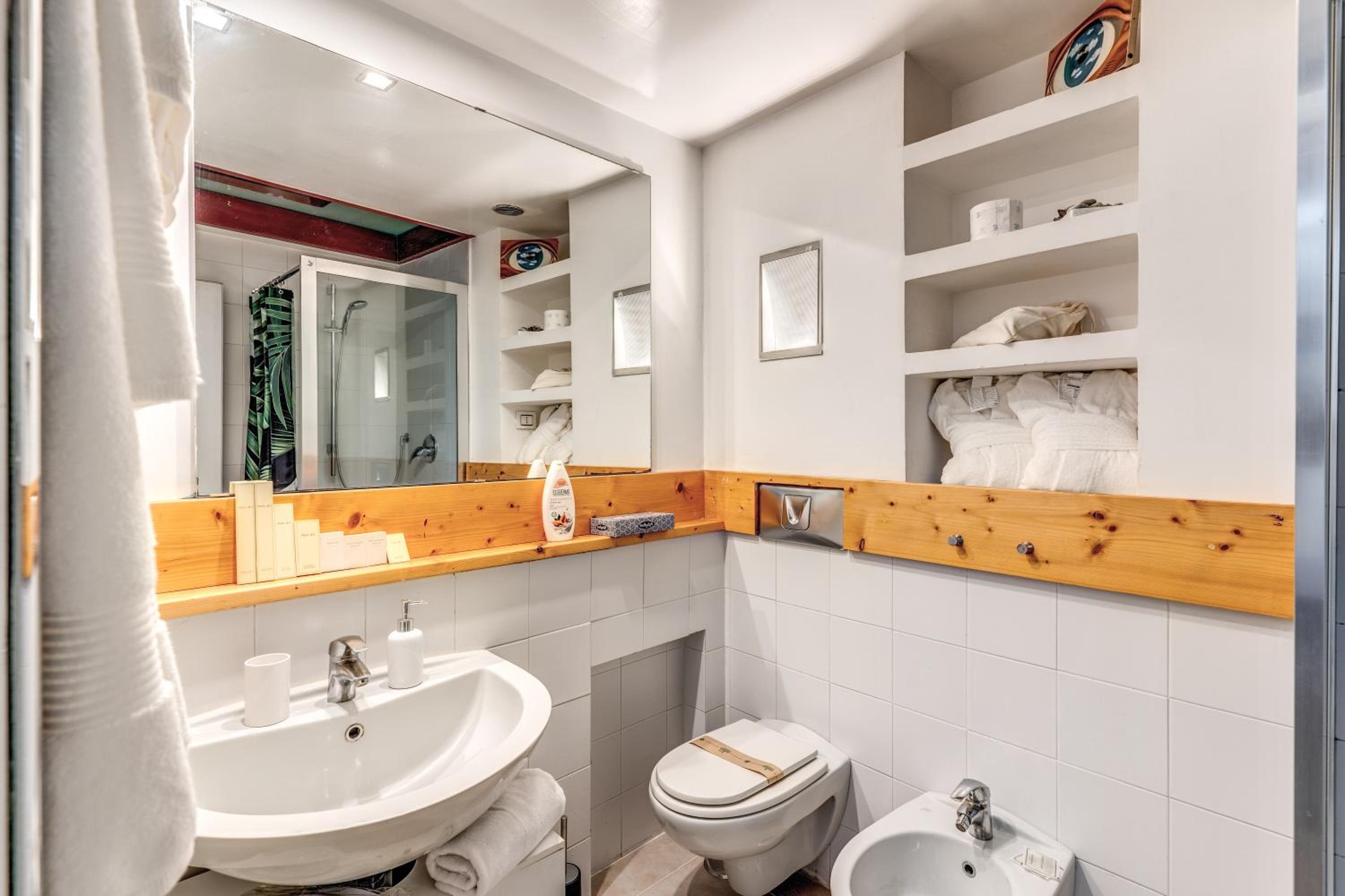 San Teodoro Apartment with Private Terrace
