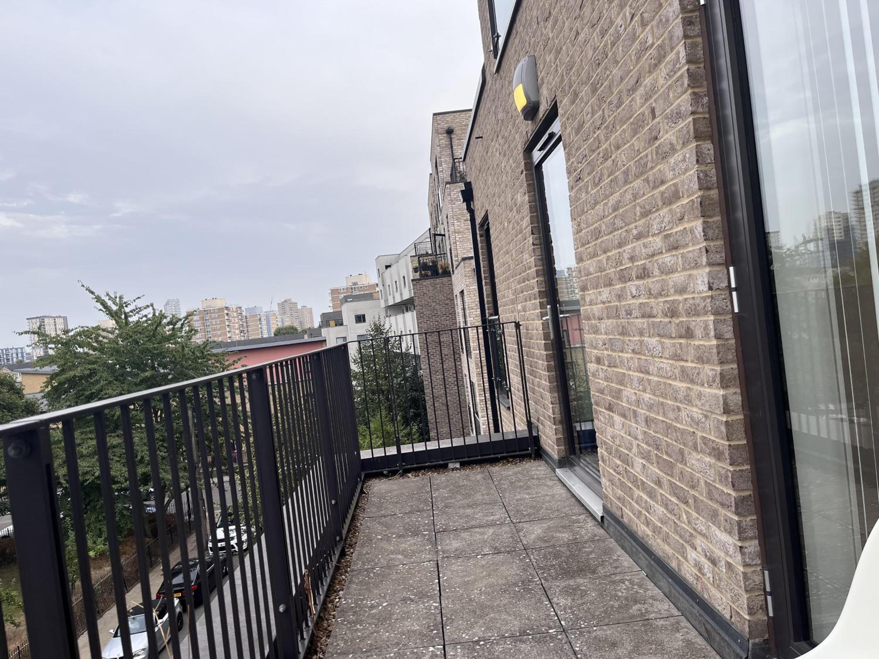 Apartment Sleeps 4 with Free Parking