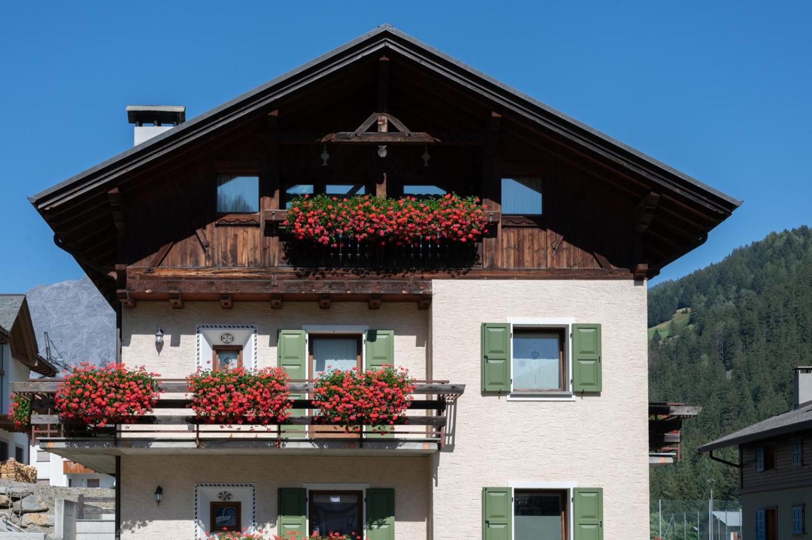 Casa Le Rondini view 2