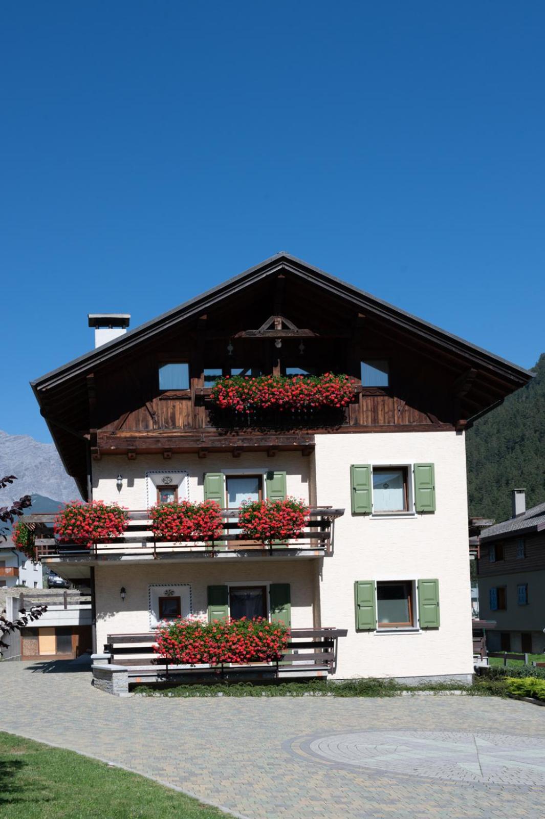 Casa Le Rondini view 3