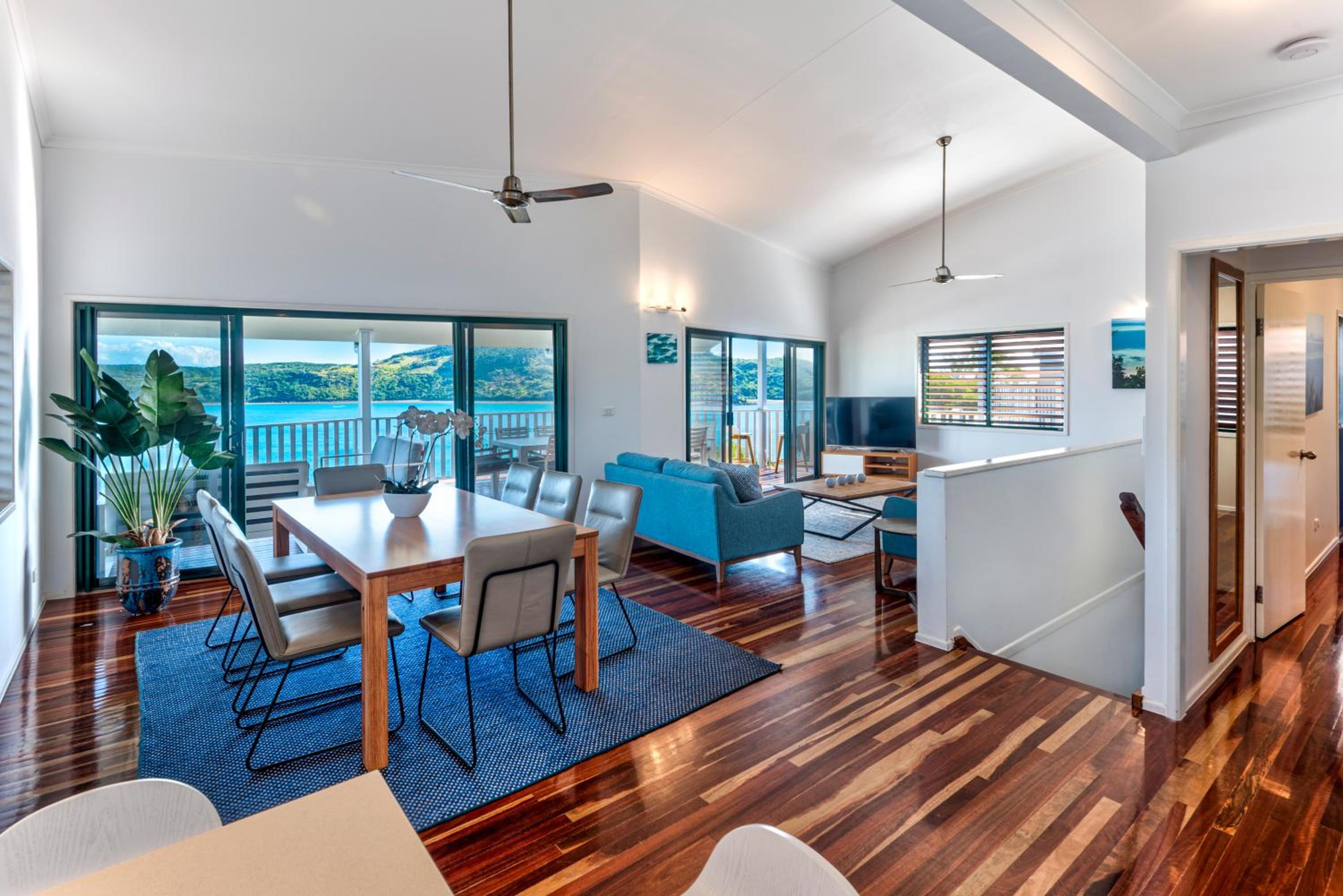 Casuarina Cove 14 & Free Buggy - Hamilton Island