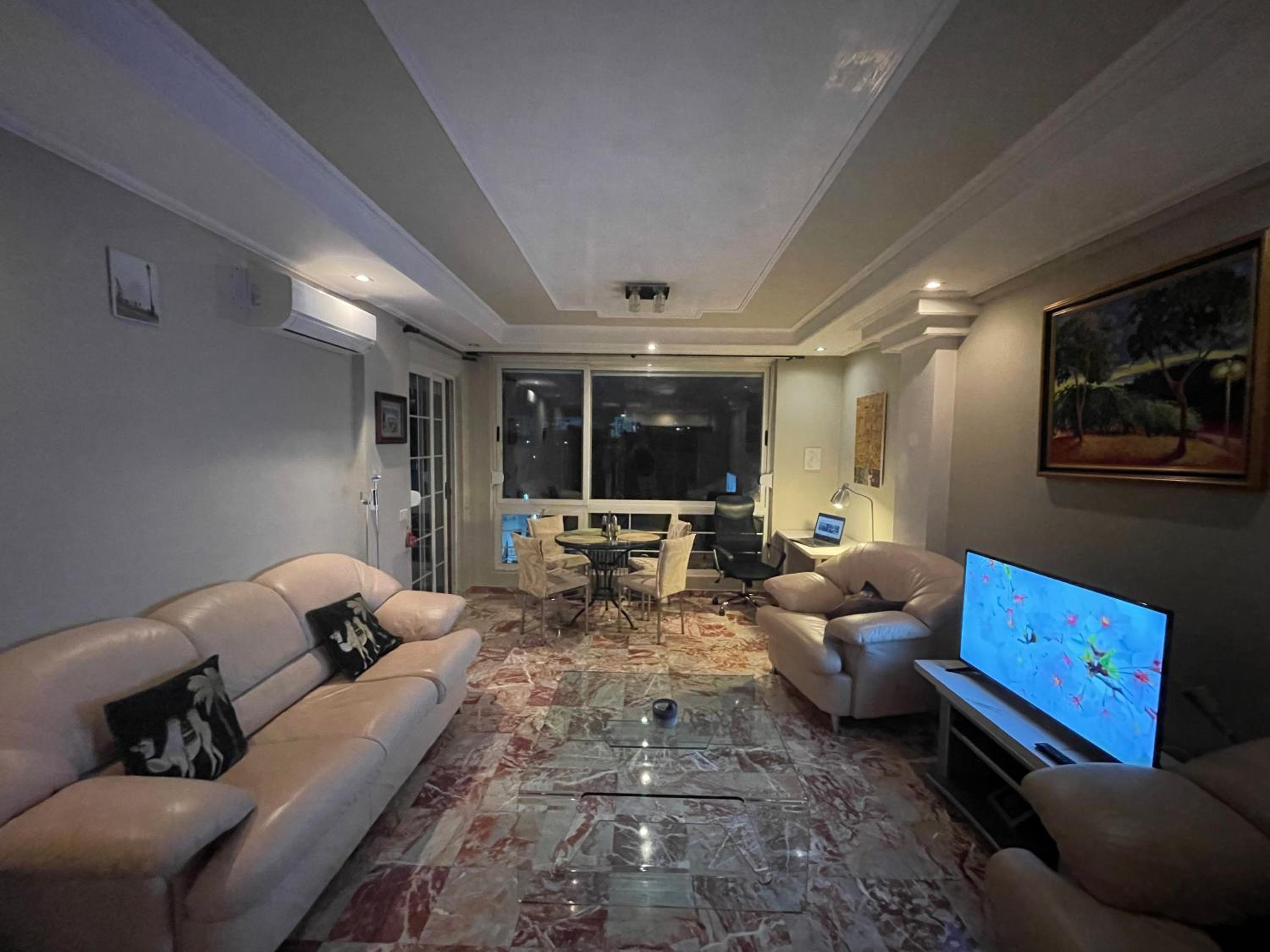 Pine-Tree Spacious 2 BDR Apartment near Tanners' Bridge with hot tub