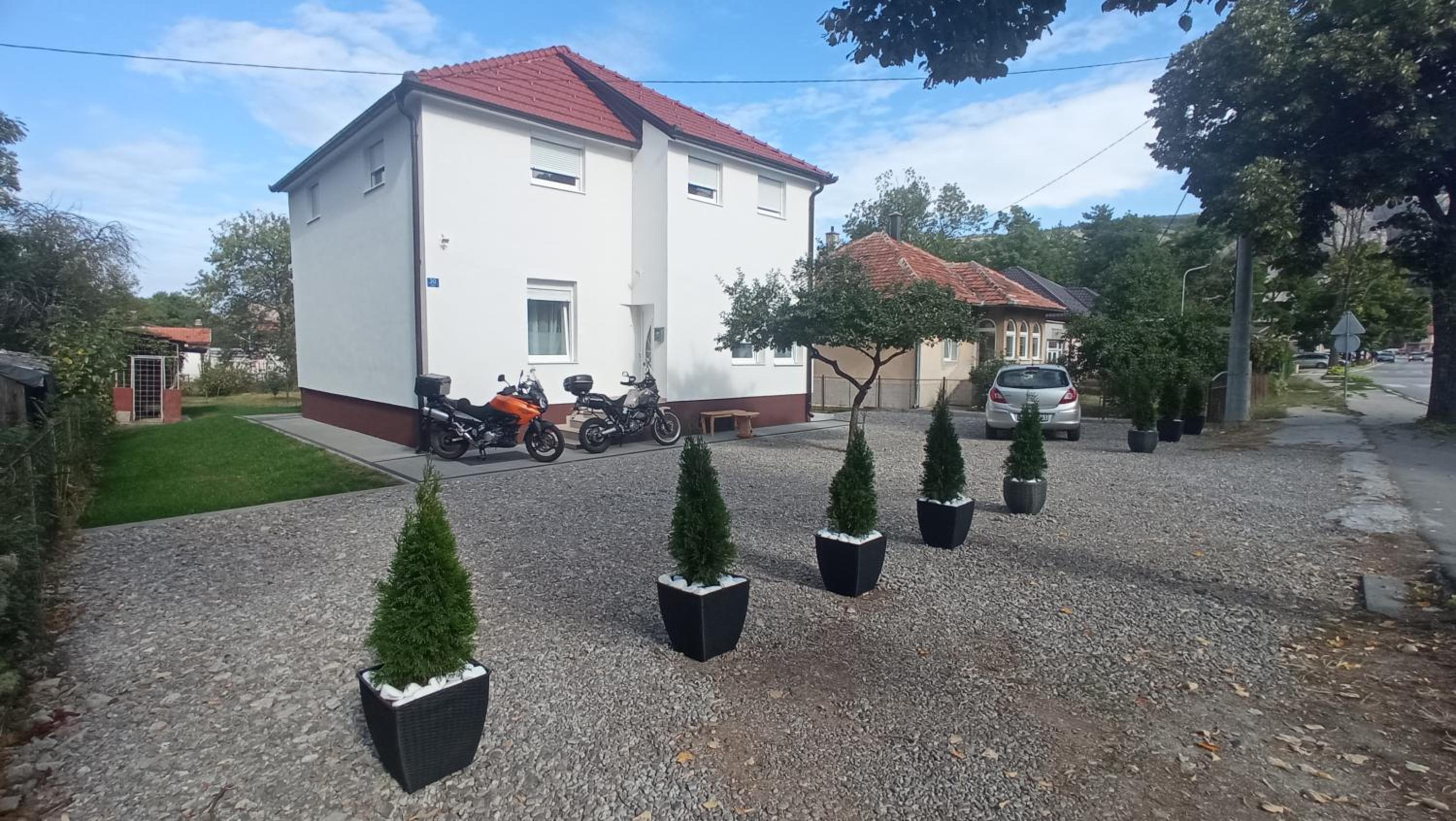 7 Kućica