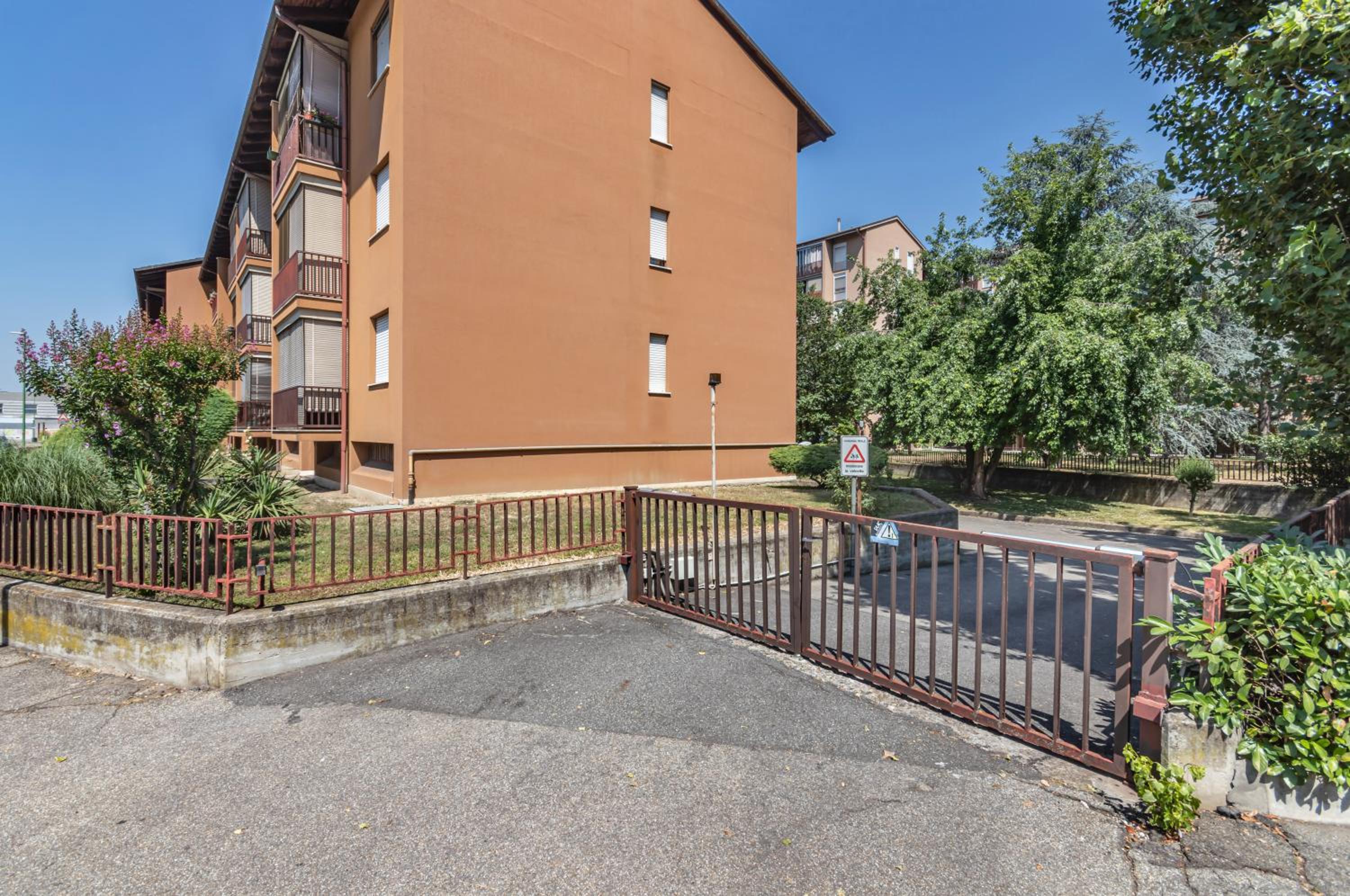 Asti Lovely Apt - Private Parking & Balconies view 5