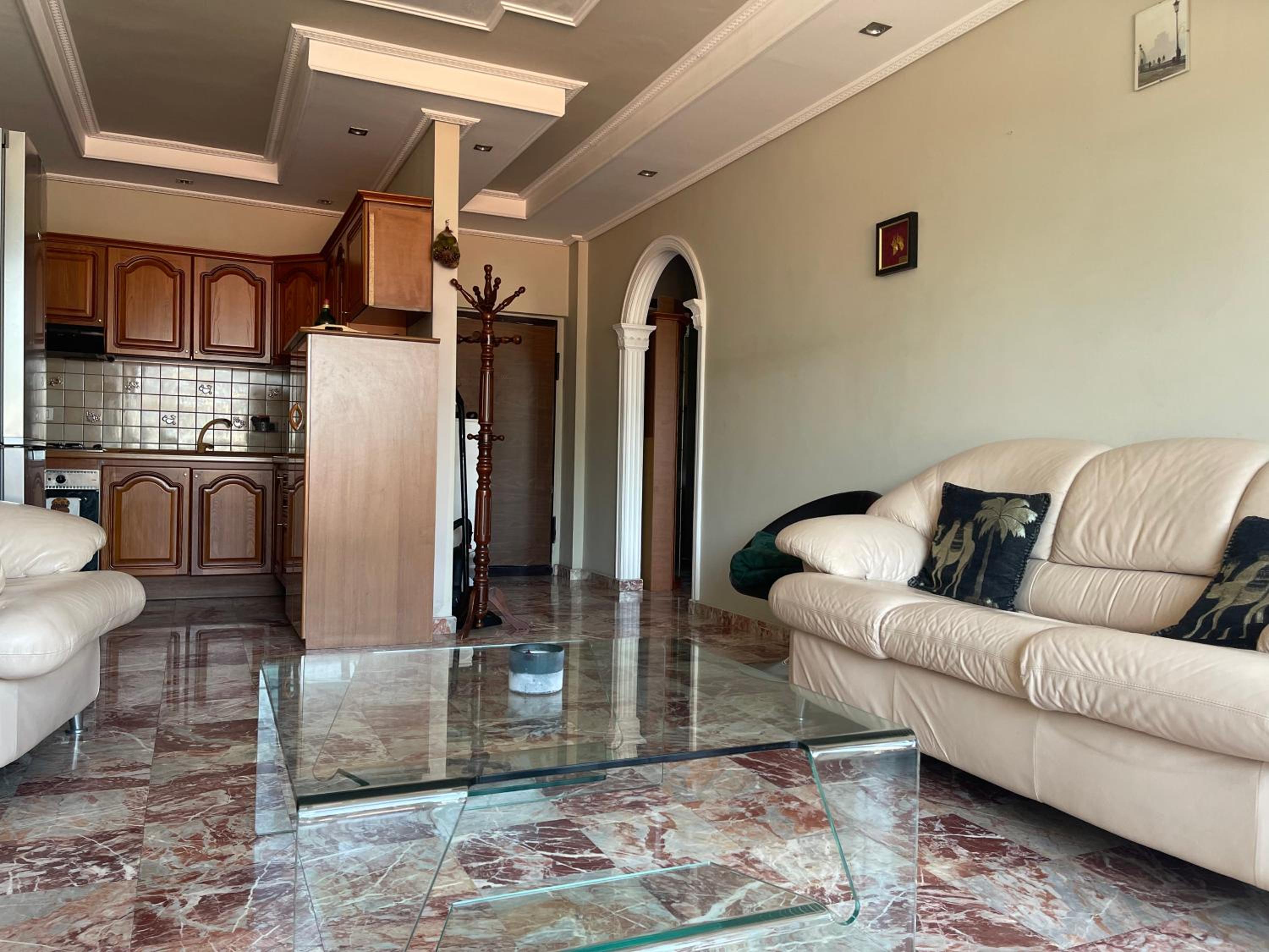 Pine-Tree Spacious 2 BDR Apartment near Tanners' Bridge with hot tub